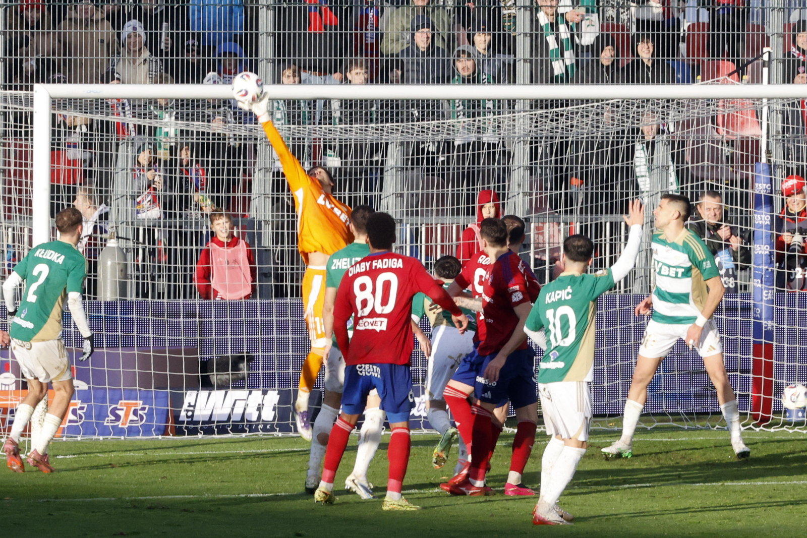 Raków pokazał charakter. Pieńko bohaterem mimo gry 10 na 11