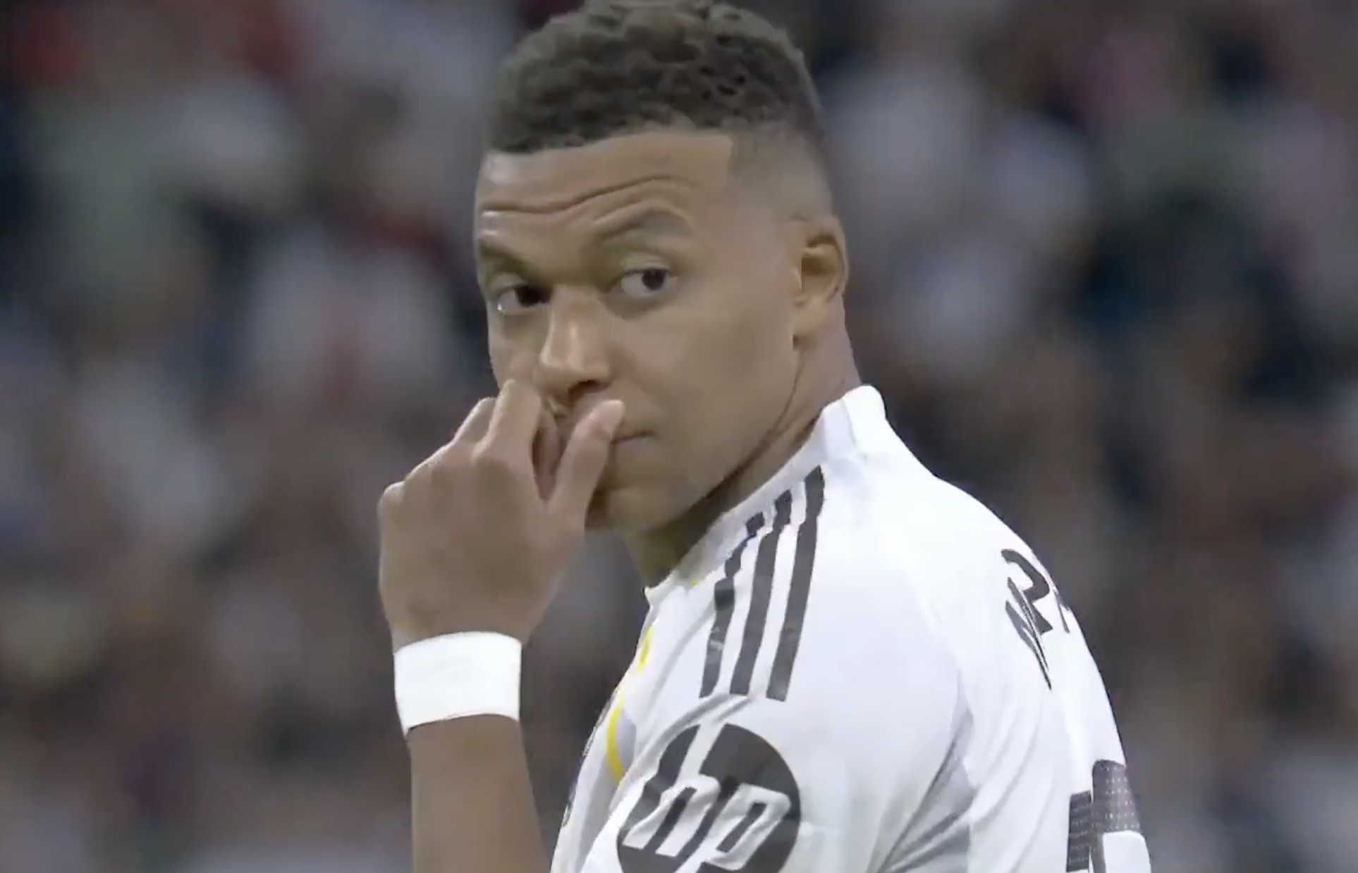 Kamery wszystko zarejestrowały. Oto reakcja Mbappe, gdy Szczęsny obronił karnego