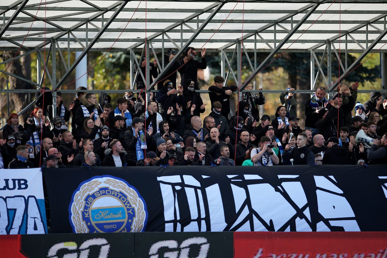 Transparent na derbach Krakowa. Jest apel do prezydenta