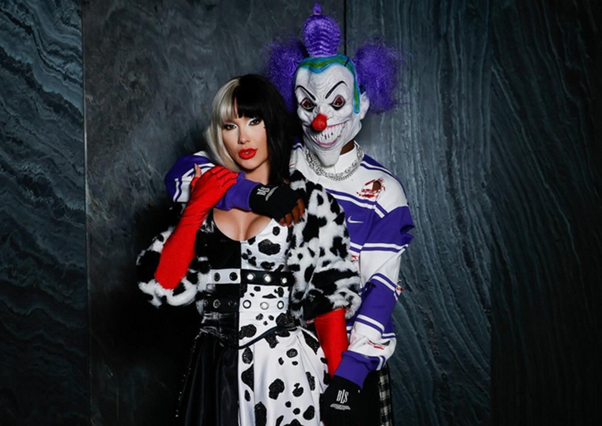 Poszedł na imprezę z okazji Halloween. Nie zgadniesz, kto jest na zdjęciu