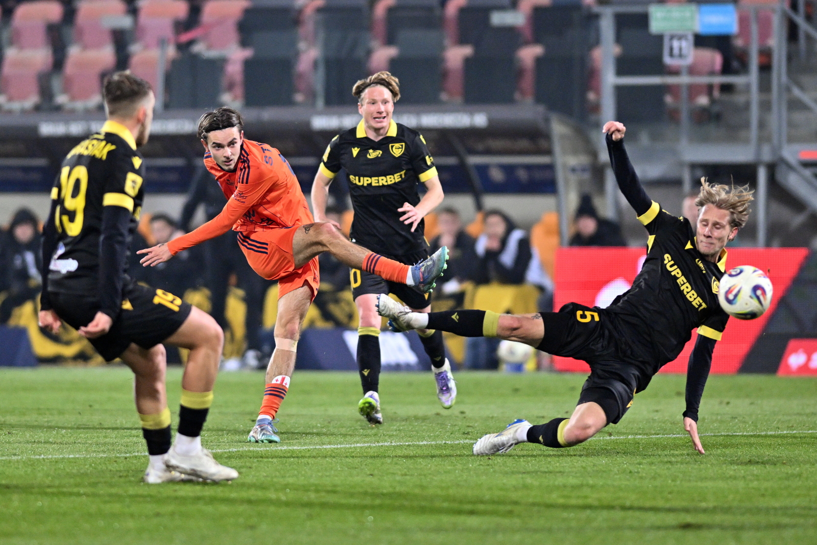 Klauzula strachu. Legia obawia się 21-latka