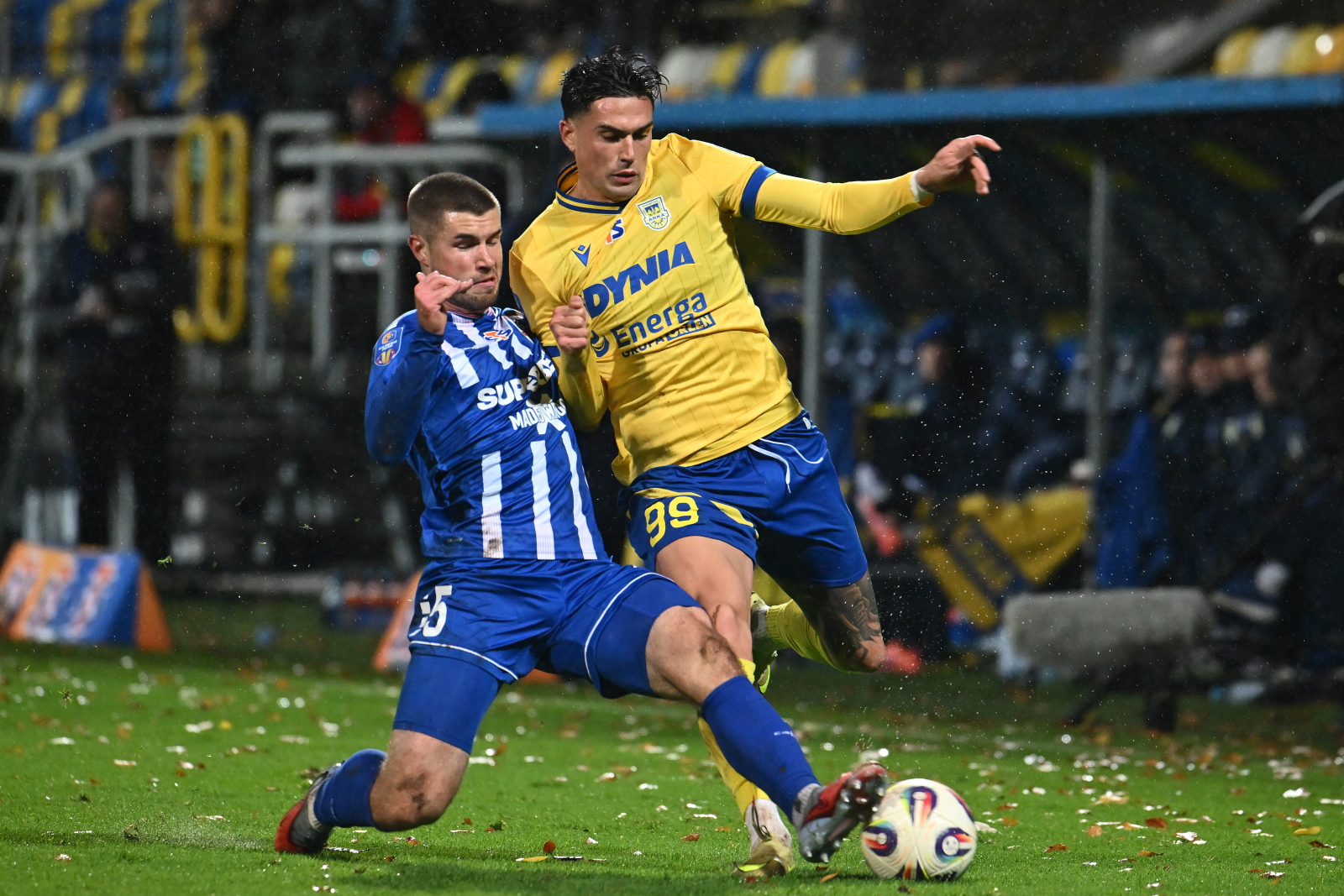 PKO Ekstraklasa: rośnie przewaga lidera, ważna wygrana Rakowa, zobacz tabelę