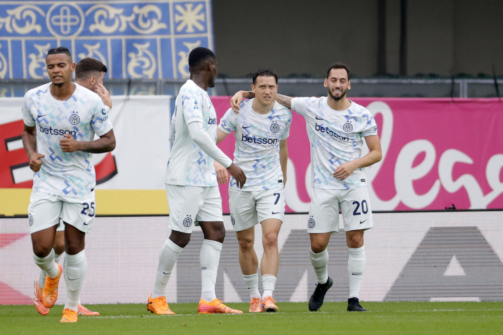 Trener Interu Mediolan przekonuje się do Piotra Zielińskiego