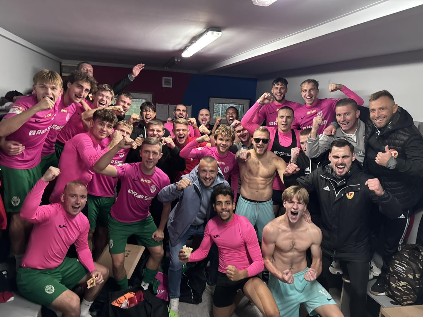 3 liga. Sensacyjny lider. Zmiany na czele trzech grup