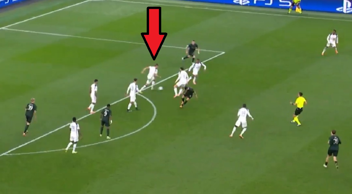 Nieprawdopodobny rajd obrońcy. Nagranie już krąży po sieci