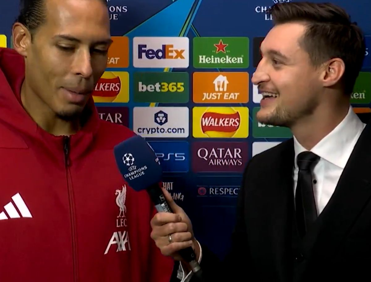 "Ale grałeś wtedy?". Gwiazdor Liverpoolu nie dowierzał, kto z nim robi wywiad