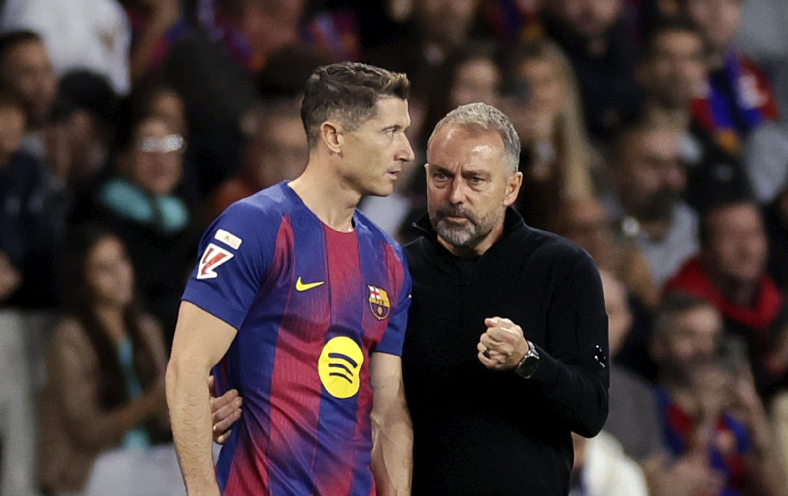 Wiadomo, dlaczego Lewandowski zaczyna na ławce. Flick wszystko wyjaśnił