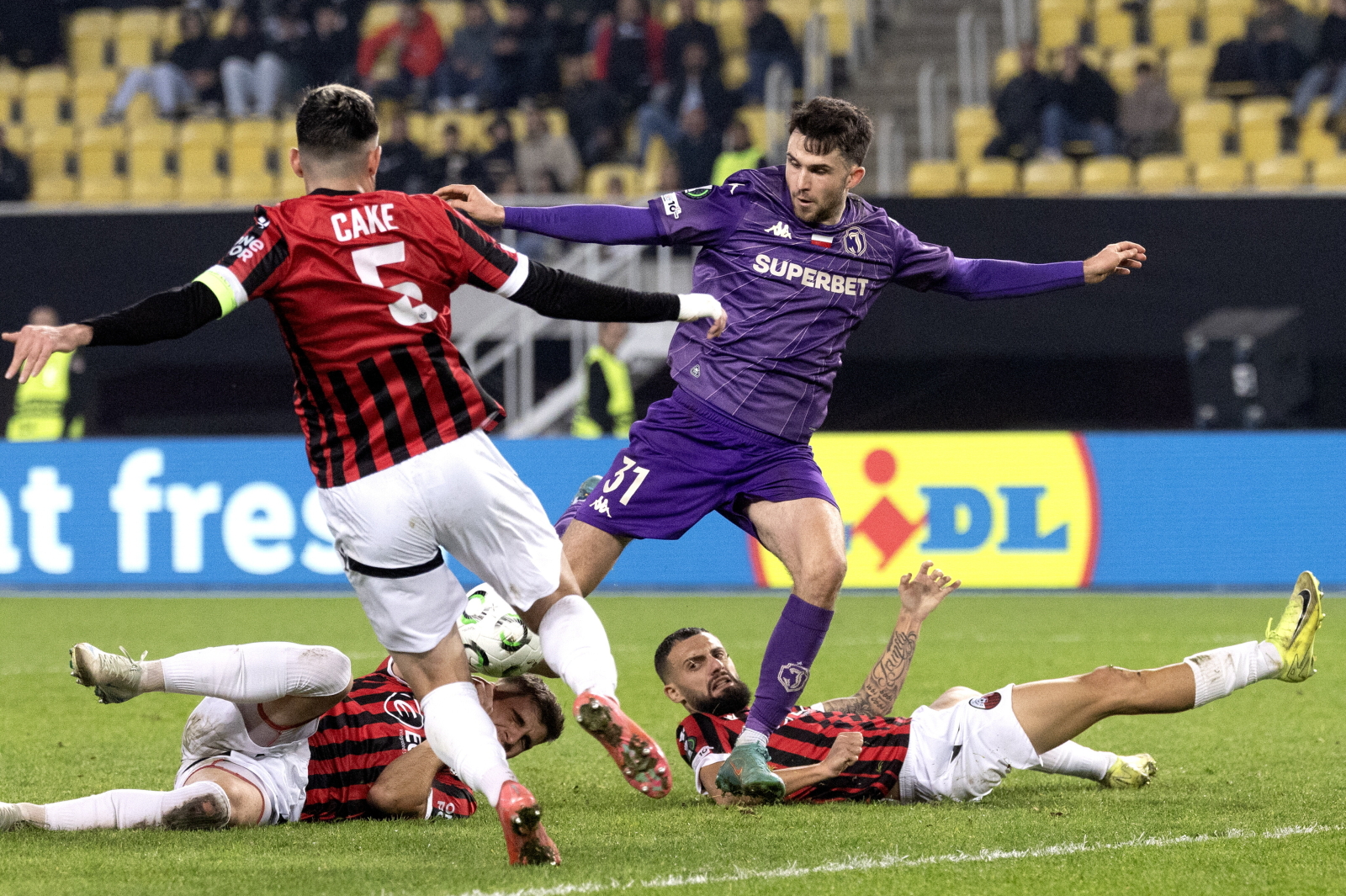 Wielkie problemy polskich drużyn, zobacz tabelę