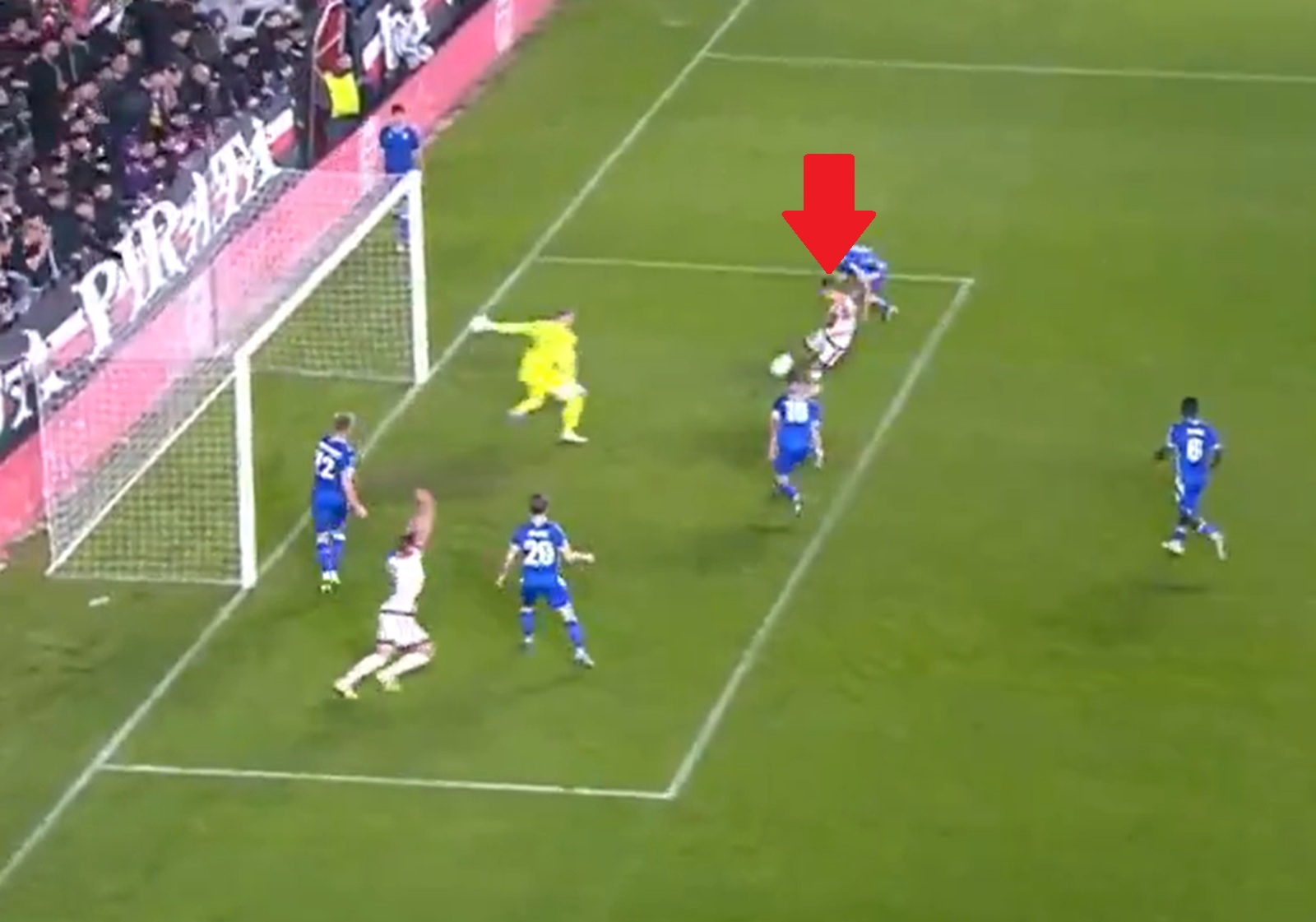 Koszmarne błędy. Po tych golach Lech przegrał z Rayo [WIDEO]