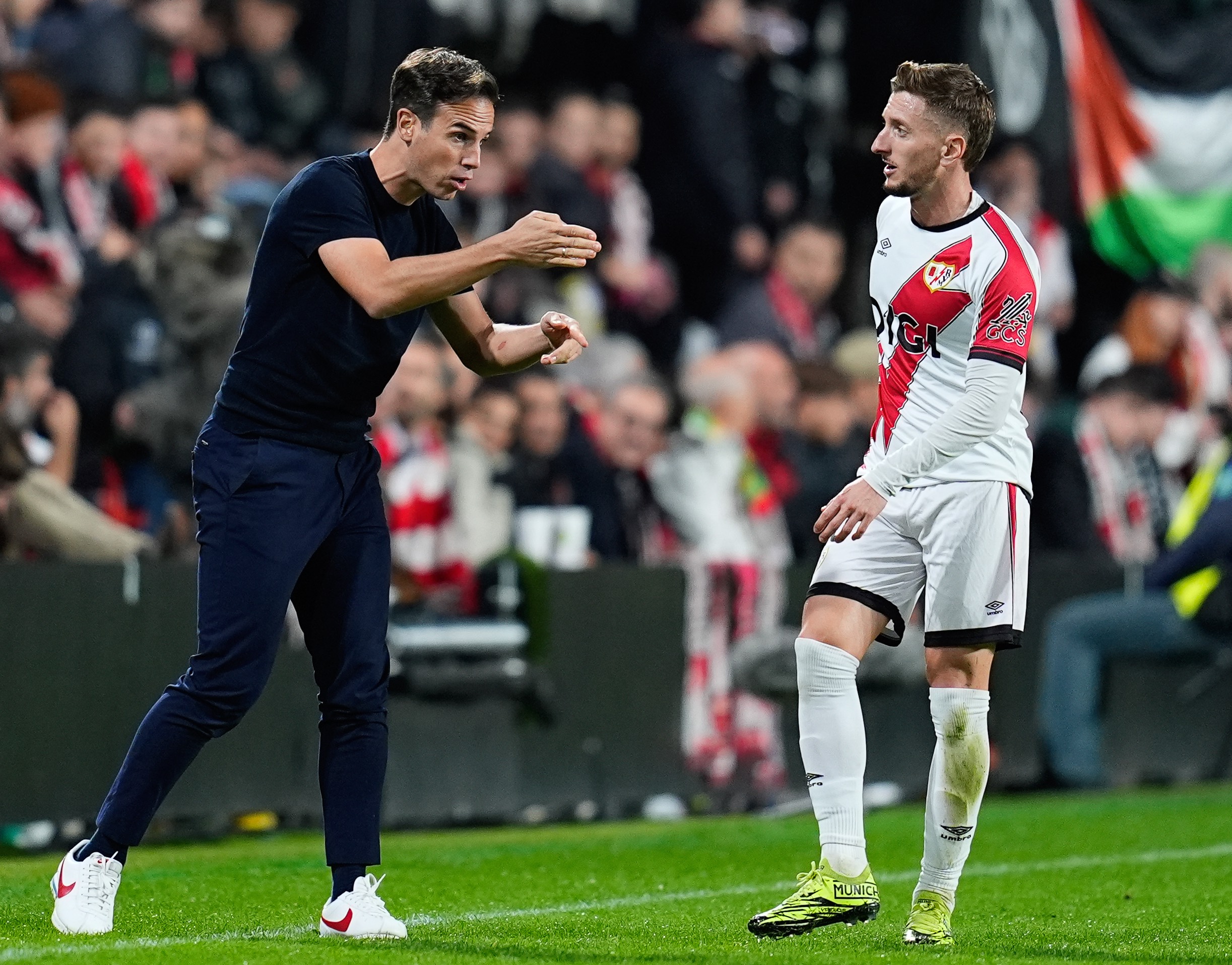 Wygrali z Lechem, a w klubie iskrzy. Trener "uciekł" ze stadionu