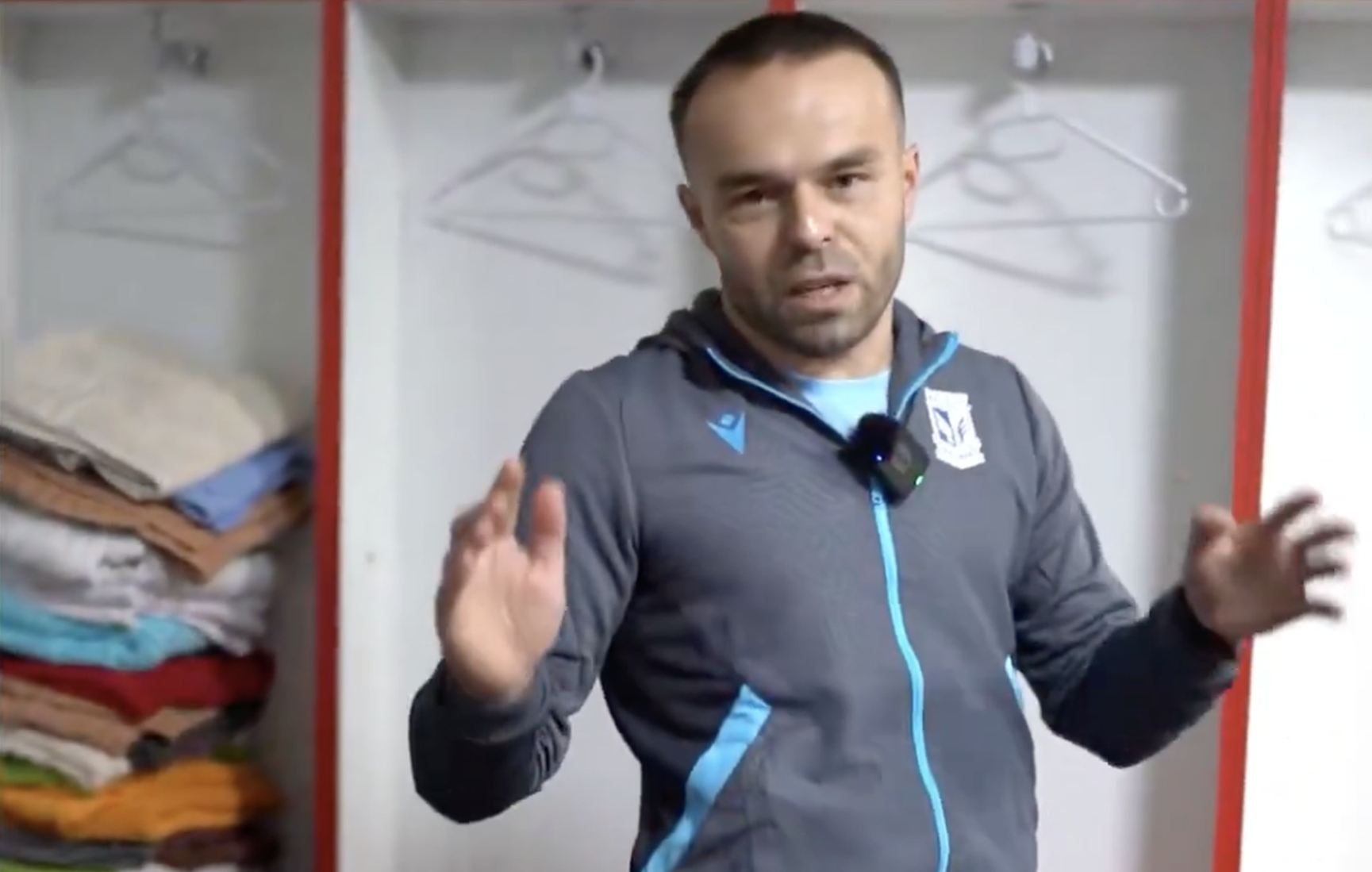 To on stał za wideo z szatni Rayo. Teraz opublikował oświadczenie