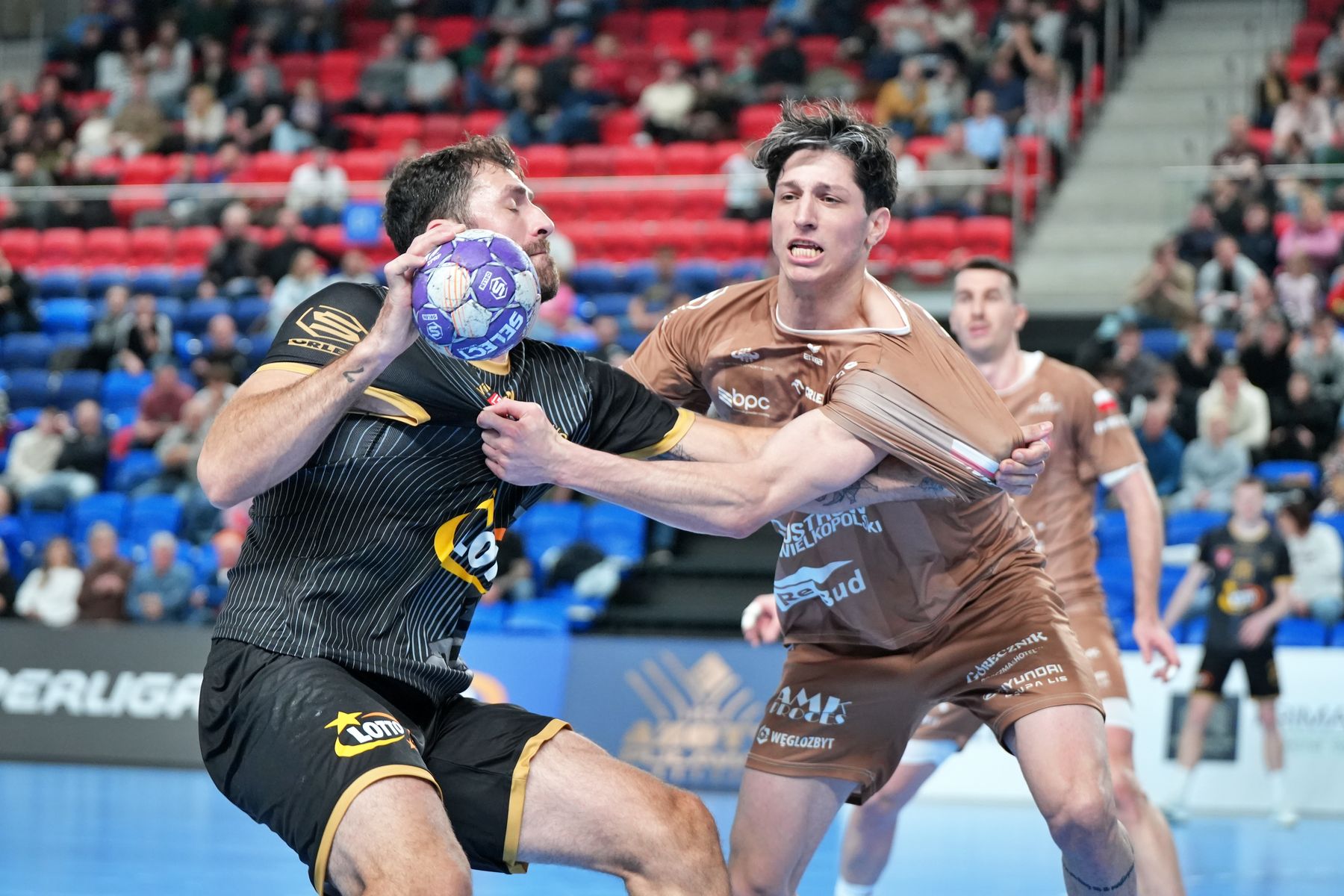 Przez trzy kwadranse emocje. W końcówce rządziła Ostrovia