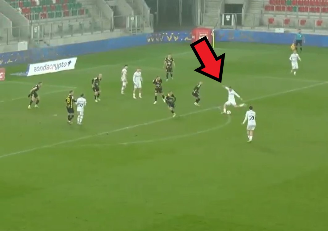Była 90. minuta meczu. Piękny gol Stali pogrążył Wieczystą [WIDEO]