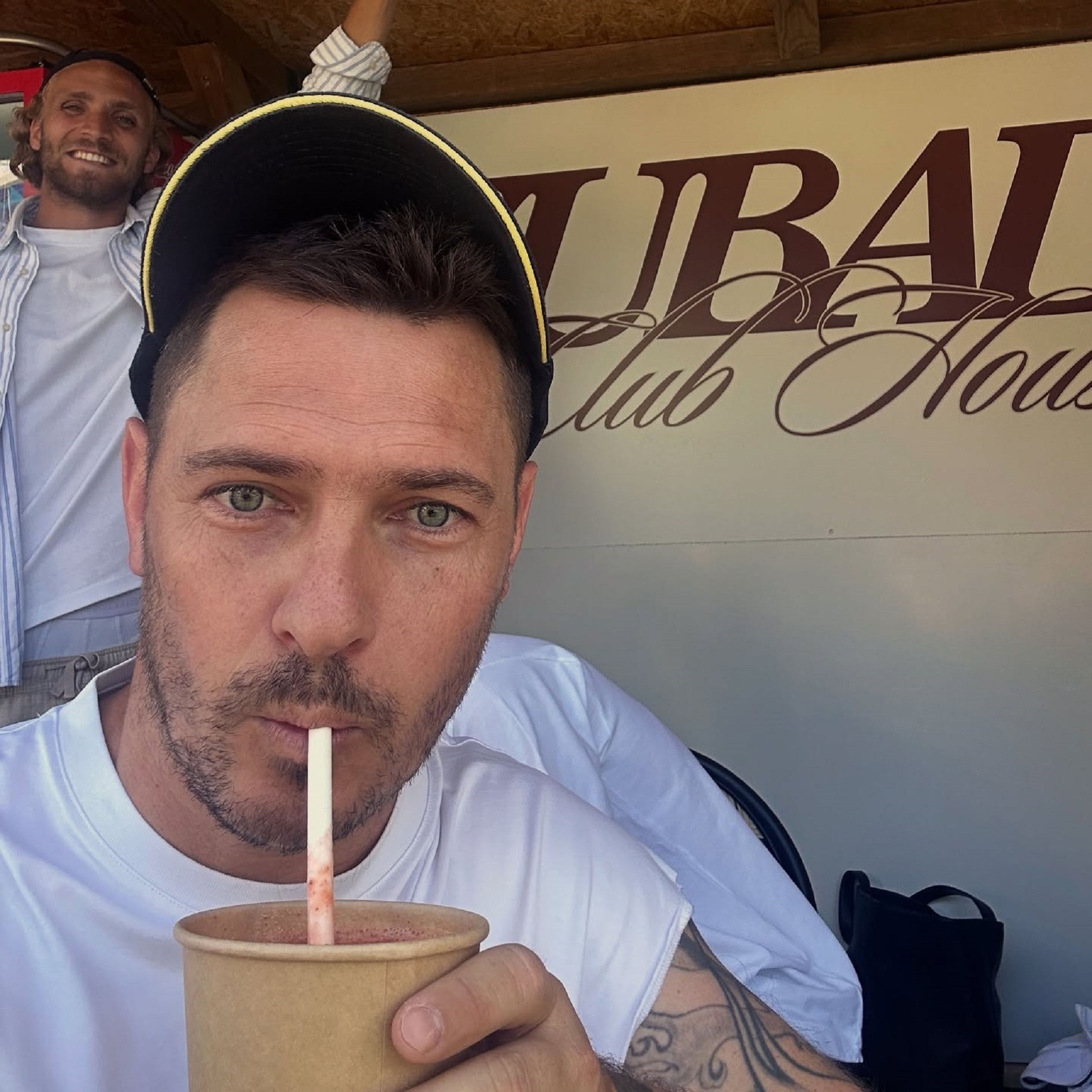 Usiadł do wódki z Polakami. Mocno tego pożałował