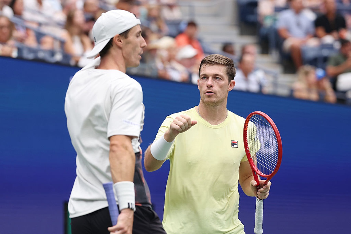 Brytyjski duet zwycięski na inaugurację. Zmarnowane szanse finalistów ATP Finals