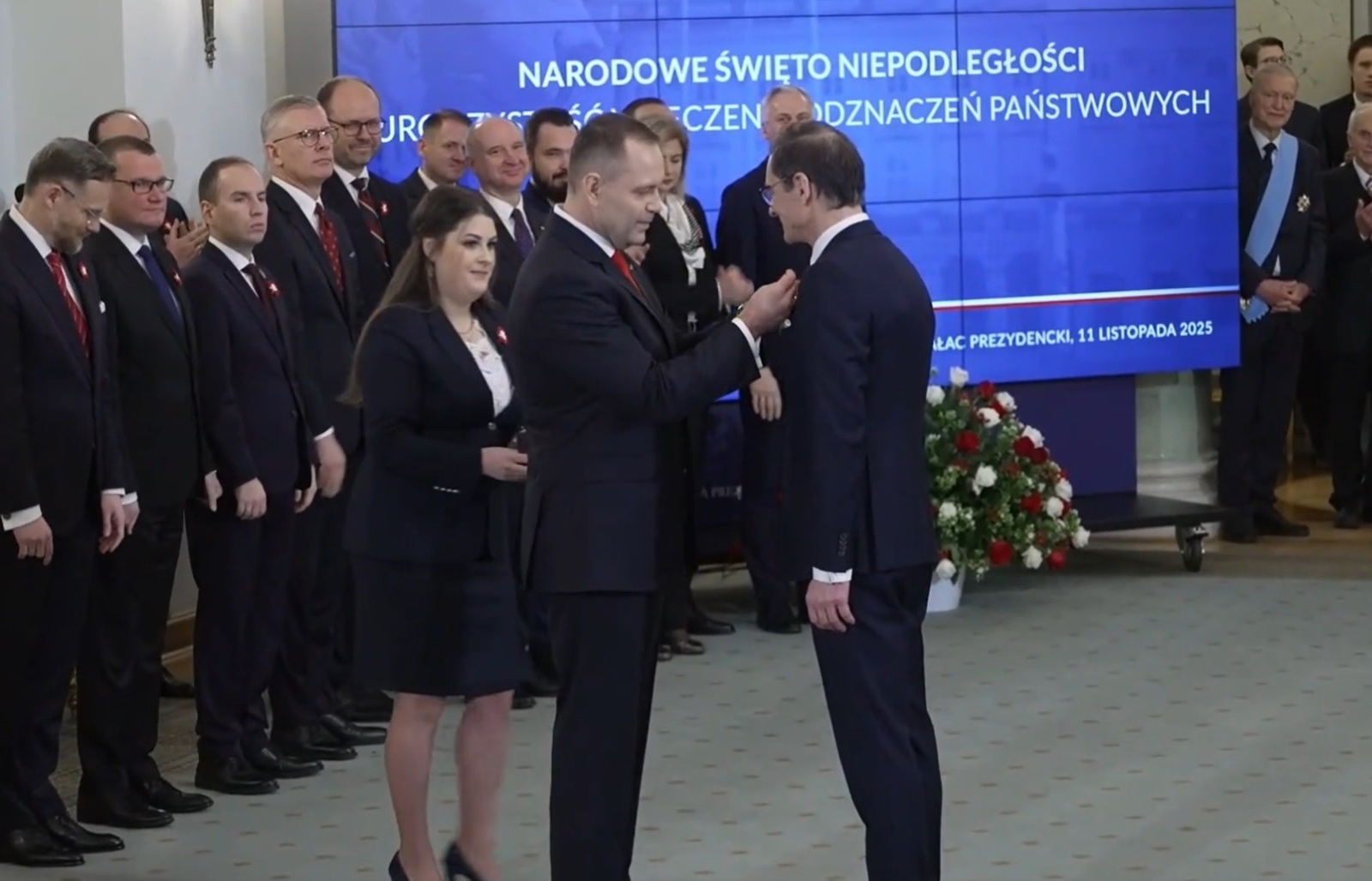 Przemysław Babiarz w Pałacu Prezydenckim. Został odznaczony