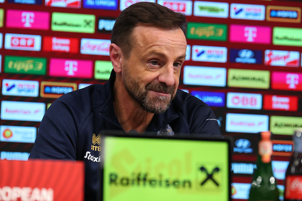 Legia Warszawa szuka trenera. Selekcjoner na ratunek?