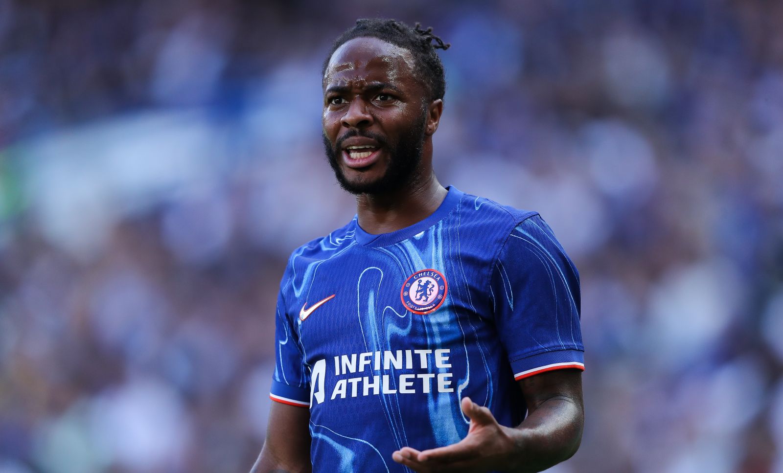 Chwile grozy w domu piłkarskiego gwiazdora. Rzucił się na nich z nożem