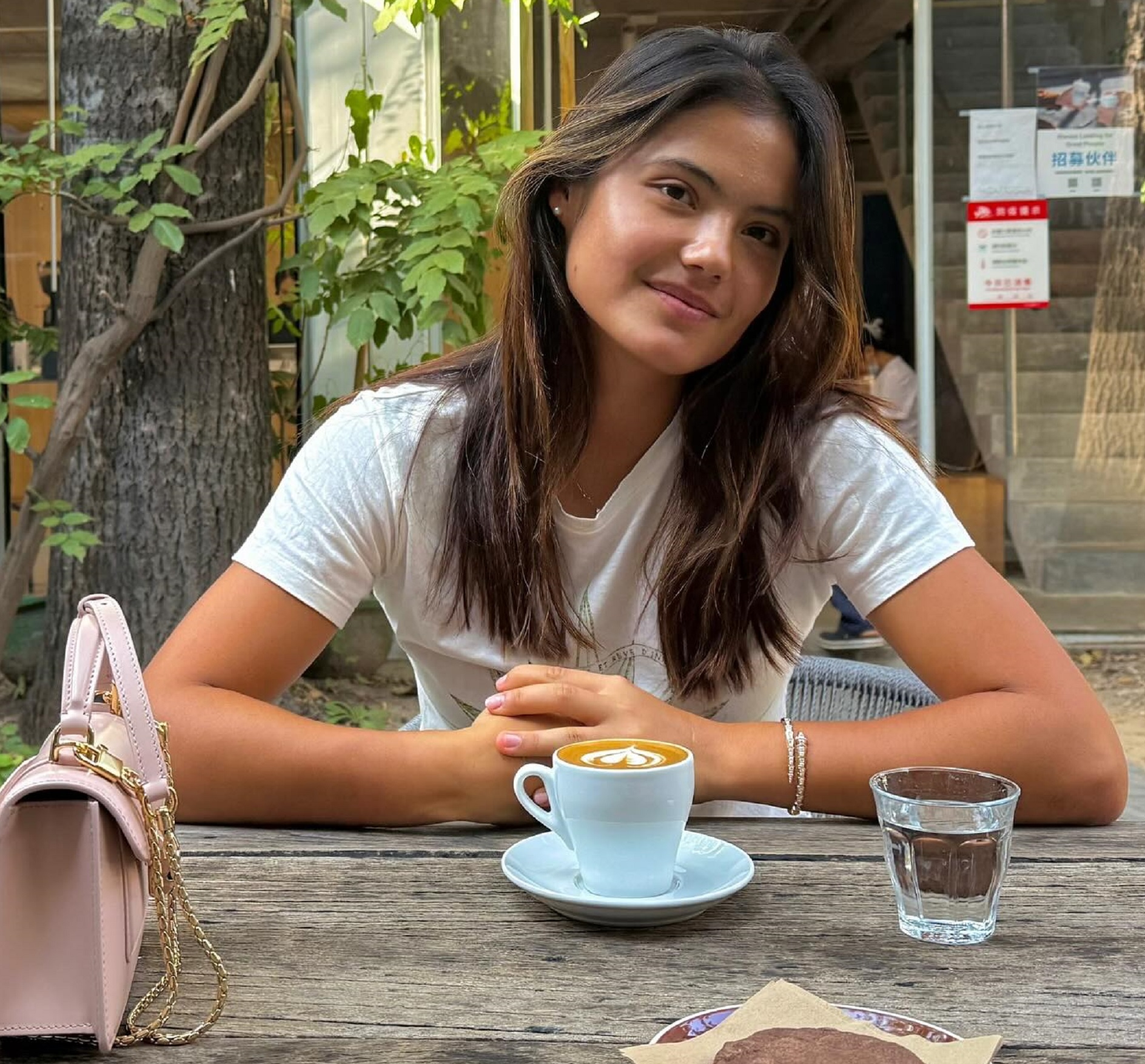 Kończy 23 lata. Jest uznawana za jedną z najładniejszych tenisistek