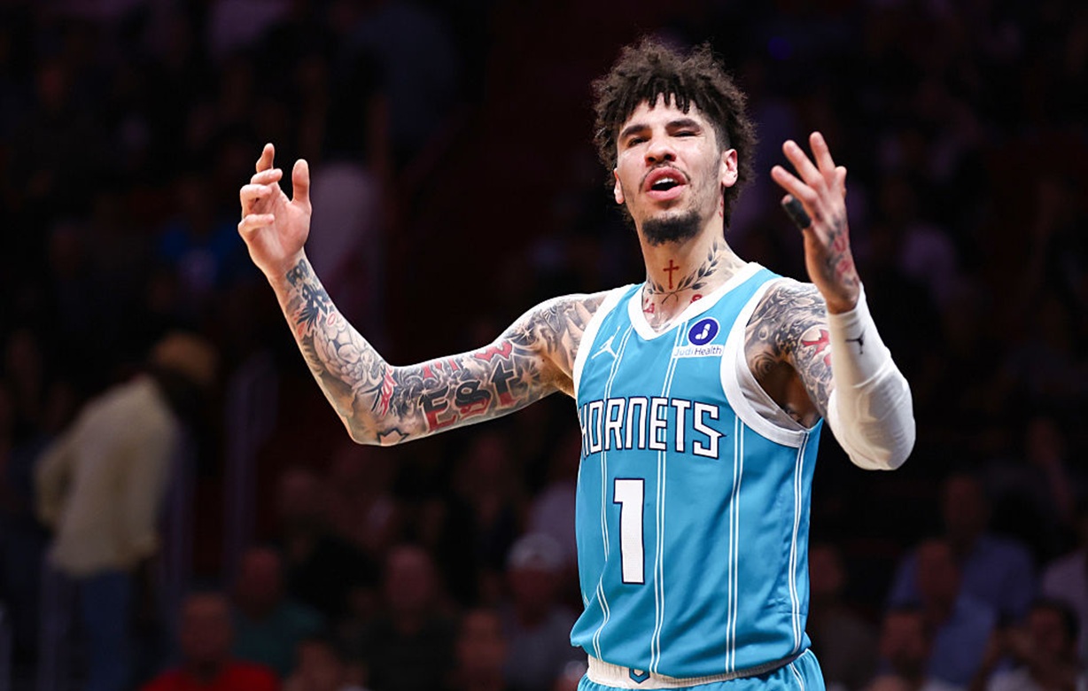 Młodzieżowe słowo roku 2025. Co oznacza "6 7"? Wszystko zaczęło się od niego