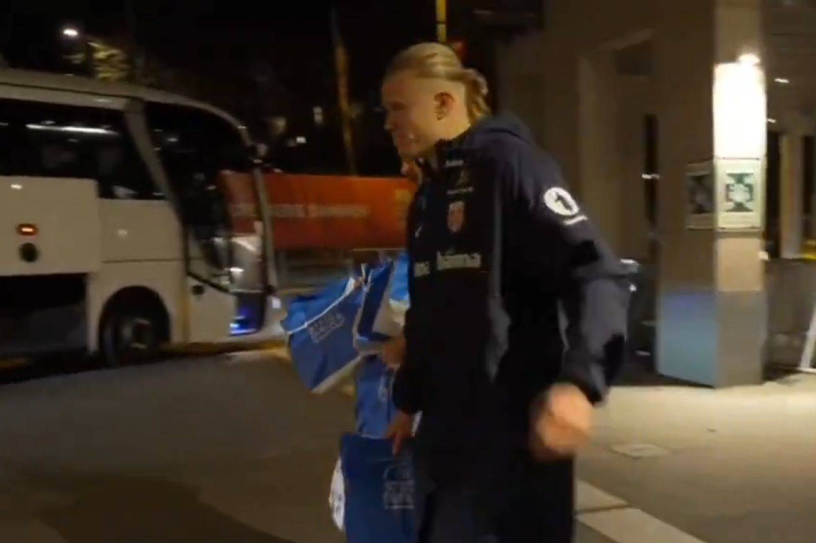 Nie uwierzysz, co Haaland kupił kolegom po awansie. "70 sztuk"