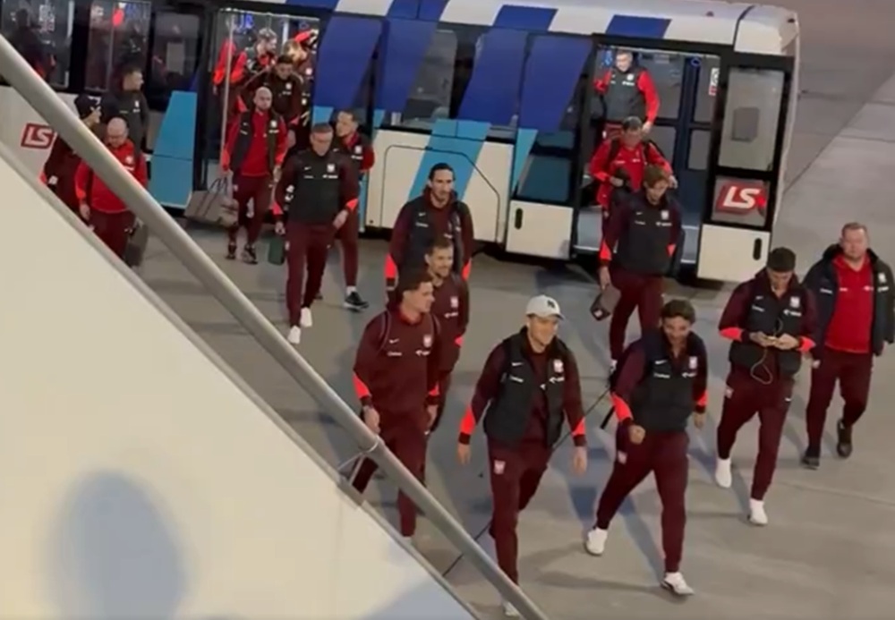 Reprezentacja wyleciała na Maltę. Jest film z lotniska