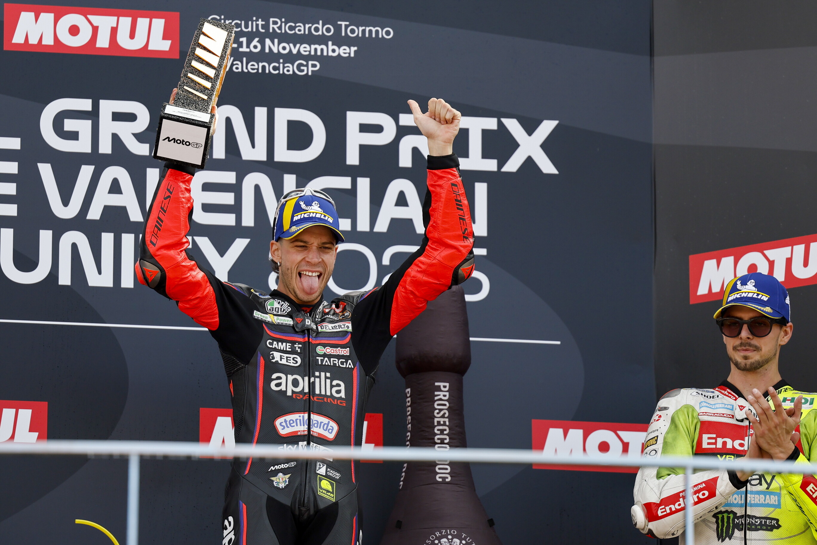 Dominacja na koniec sezonu MotoGP. Przekonujące zwycięstwo Włocha