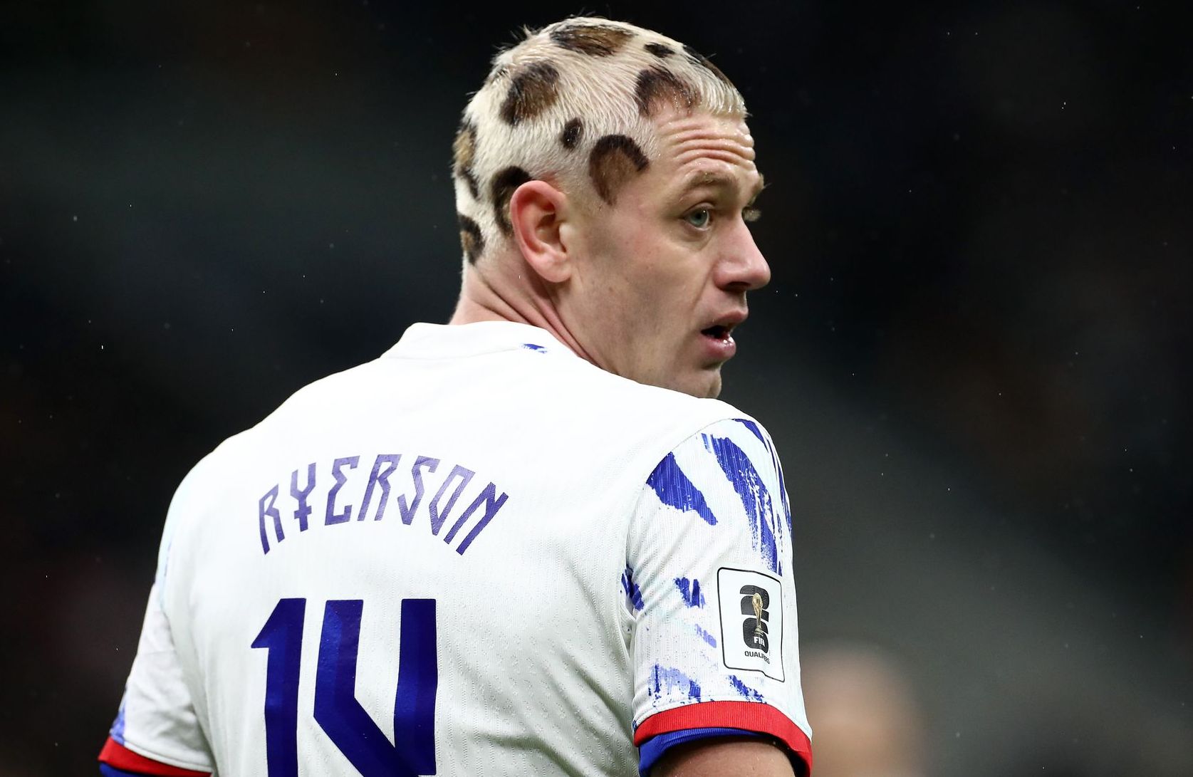 To nie jest fotomontaż. W takiej fryzurze zagrał w el. MŚ