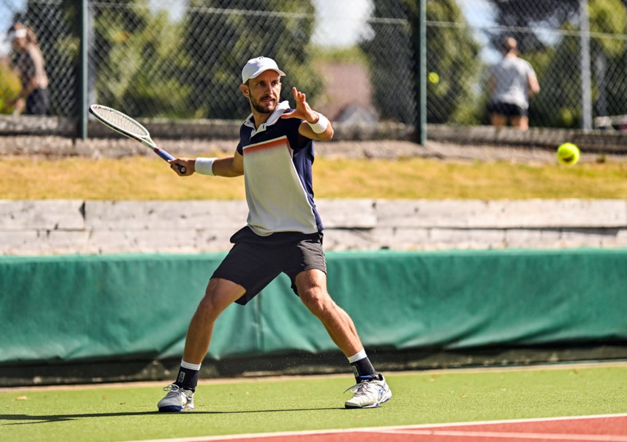 Trzysetowy bój Polaka w Sydney. Przesądził super tie-break