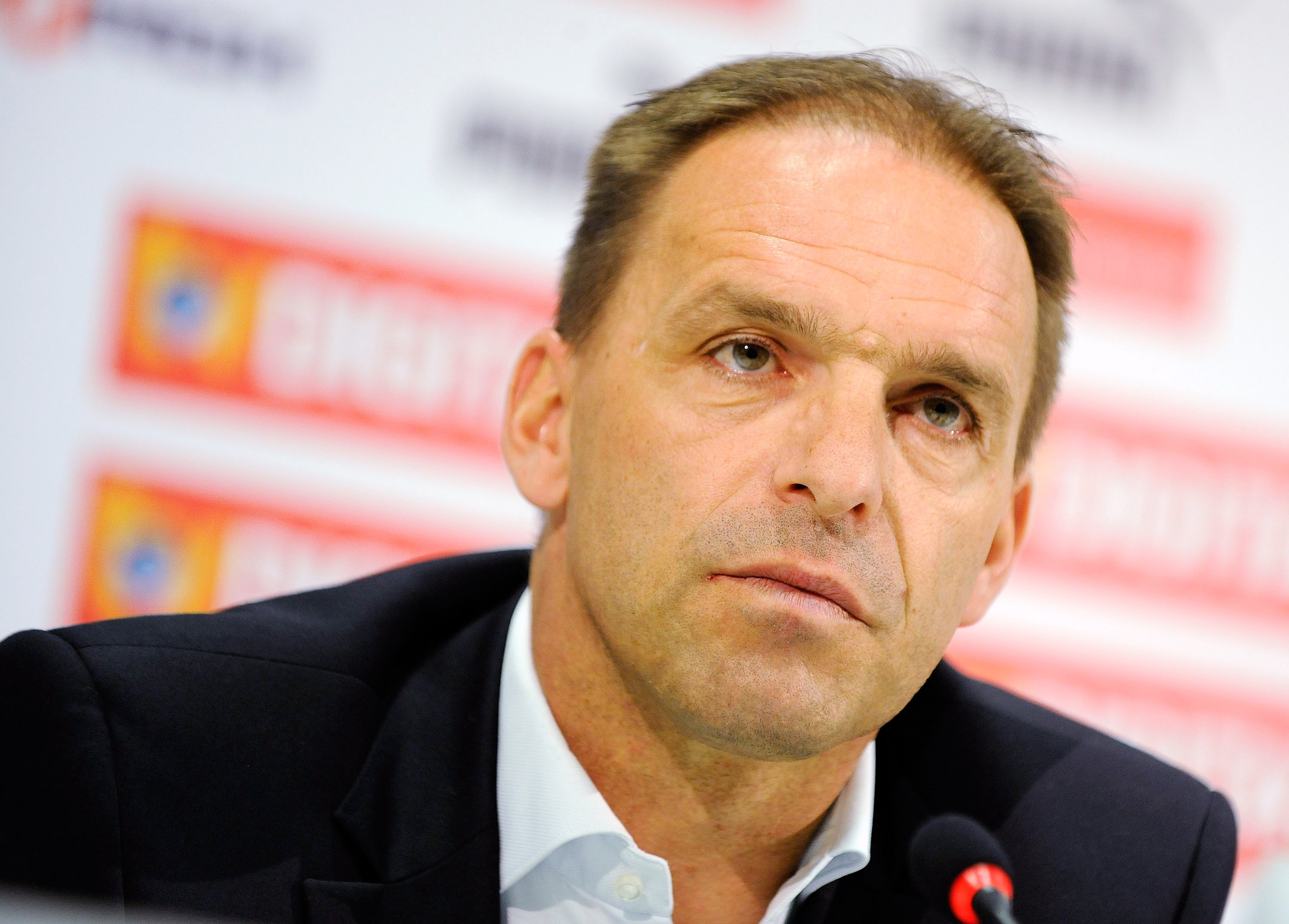 Wznawiają śledztwo w sprawie Niemca. Oskarżenia o molestowanie i rasizm