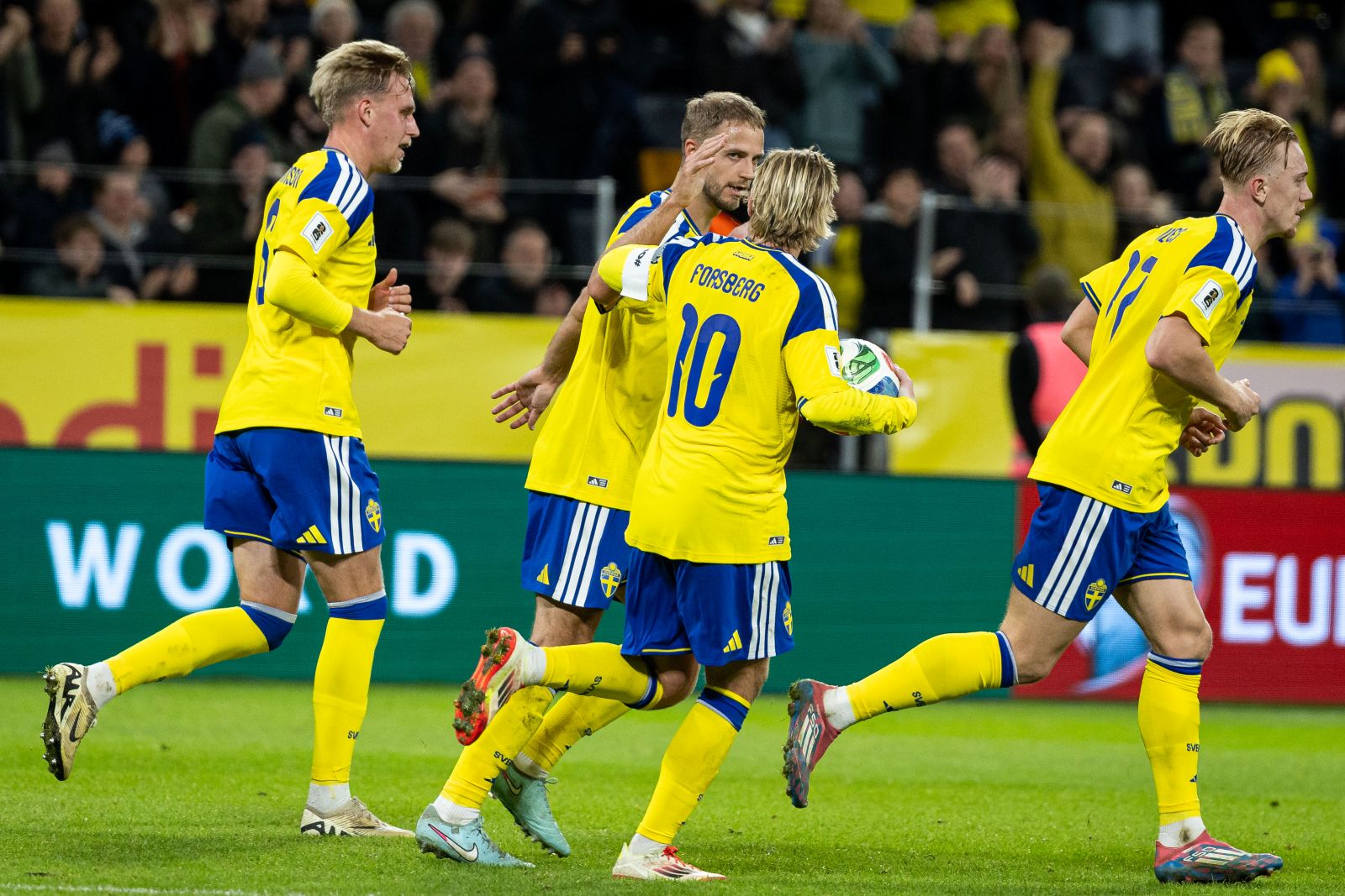 Są w drabince z Polakami. Wszędzie piszą o jednym