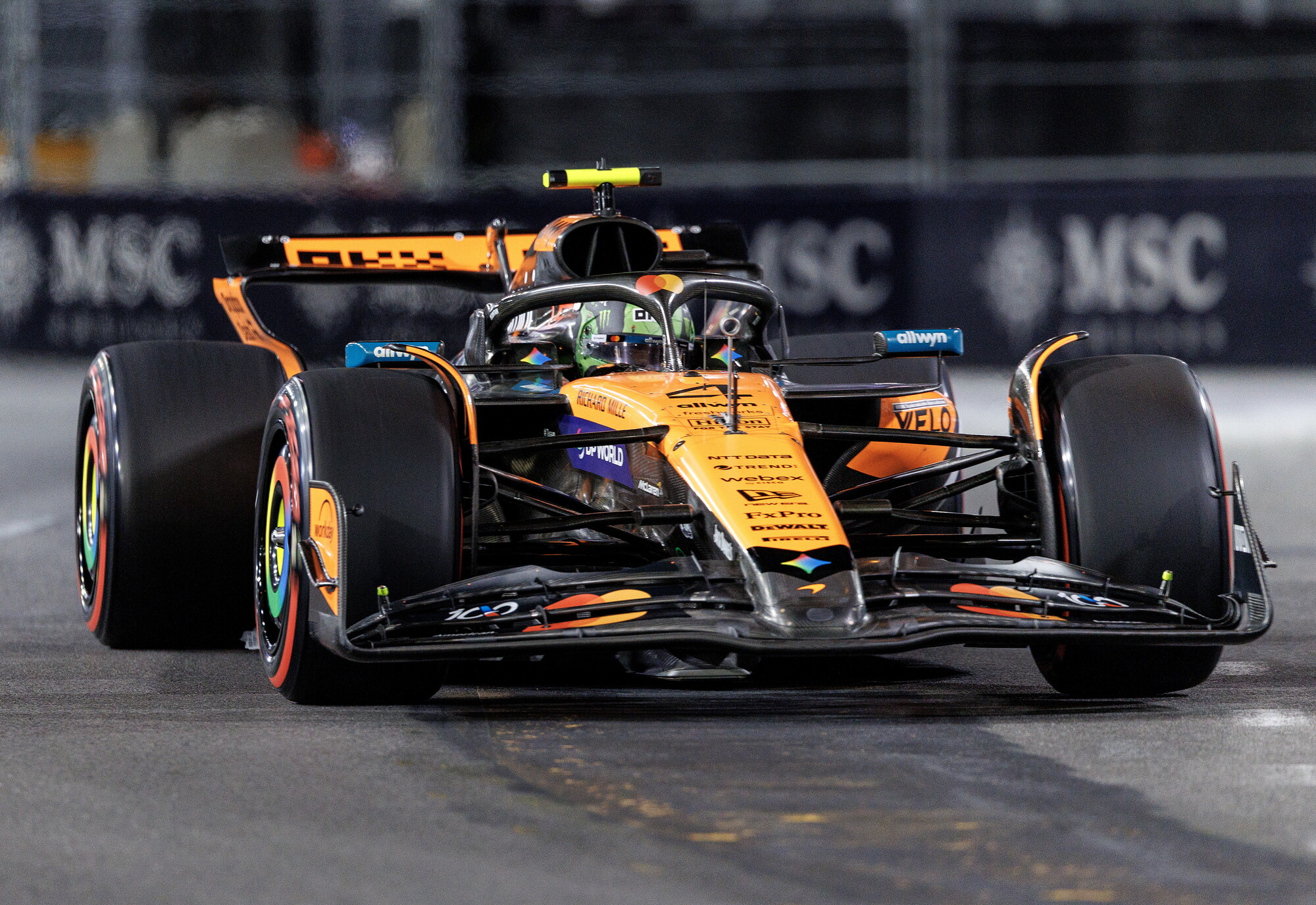 Dwie czerwone flagi w Las Vegas. Kompromitująca wpadka F1