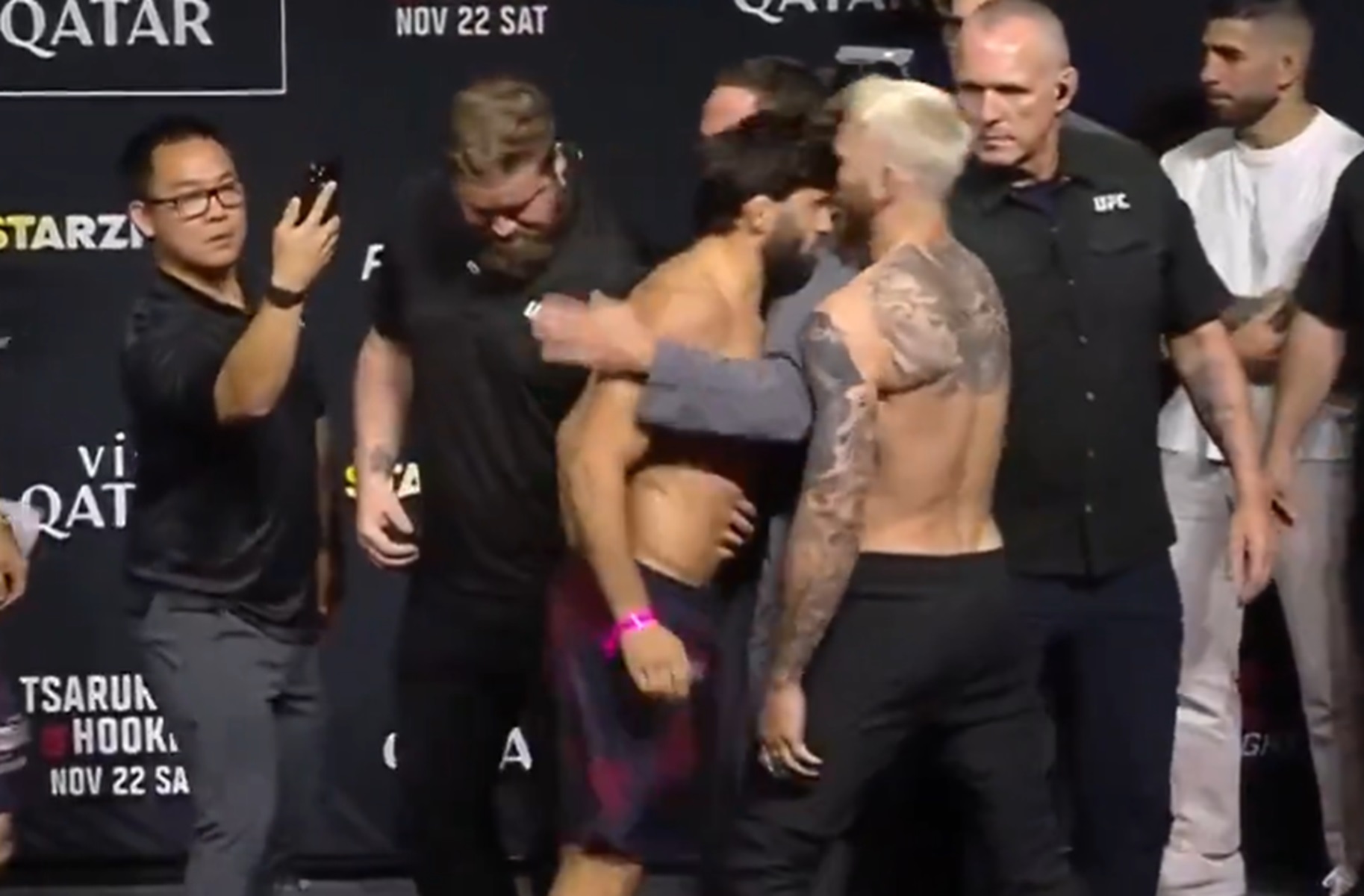 Skandaliczne sceny przed walką. Musieli ich oddzielać