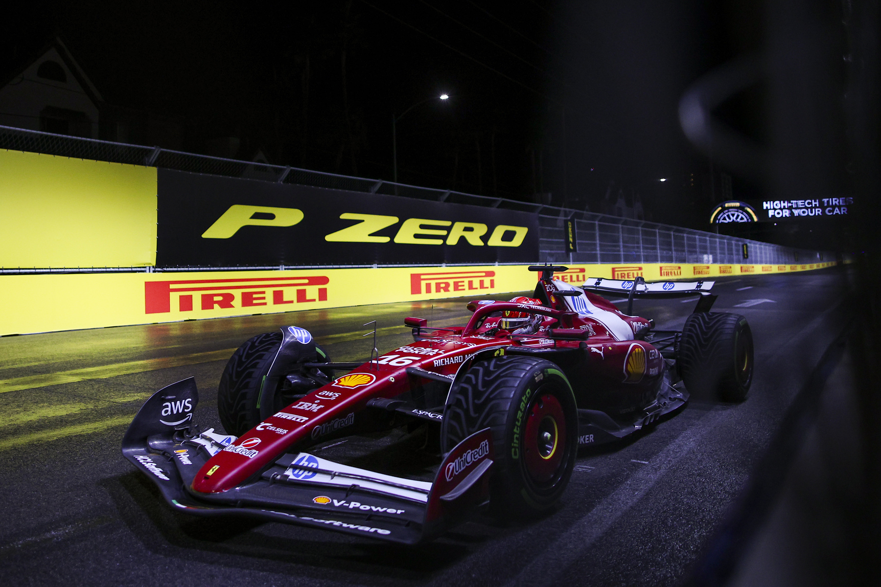 Wróciła zmora Ferrari. Lider zespołu wyjaśnił fatalny wynik