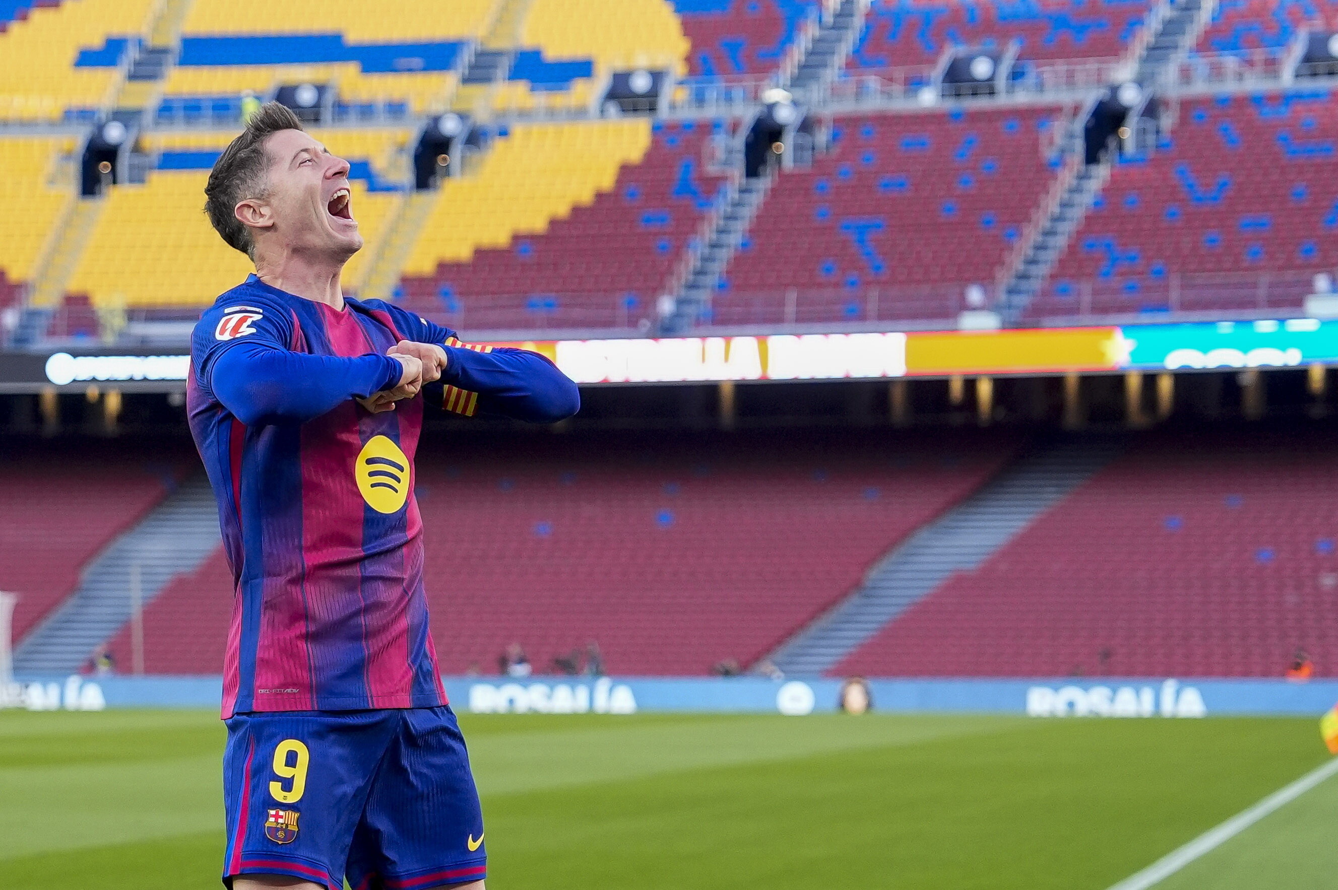 FC Barcelona rozpędza się! "Lewy" z golem na otwarcie