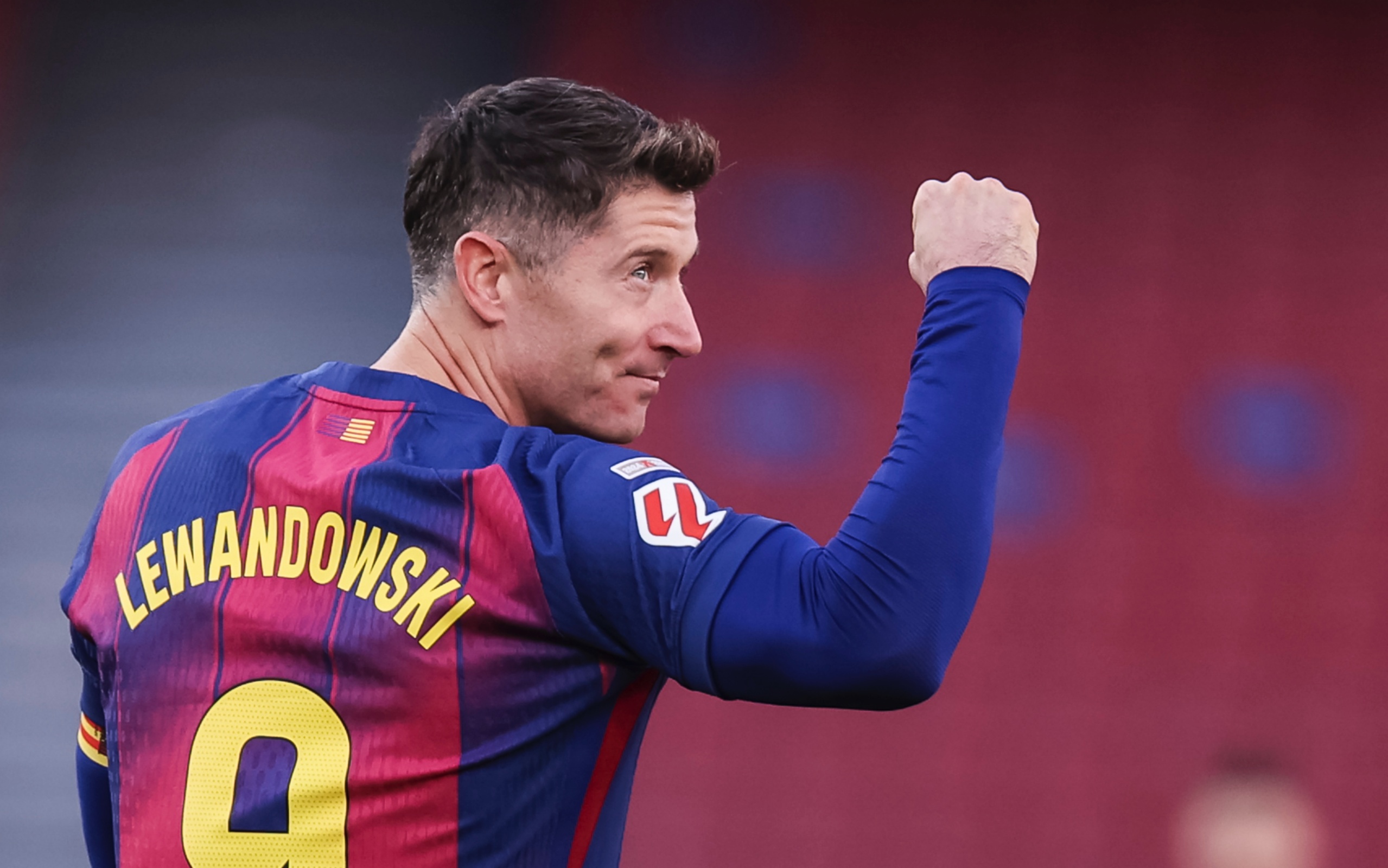 "Lewy" nie składa broni! Ruszył w pościg za Mbappe