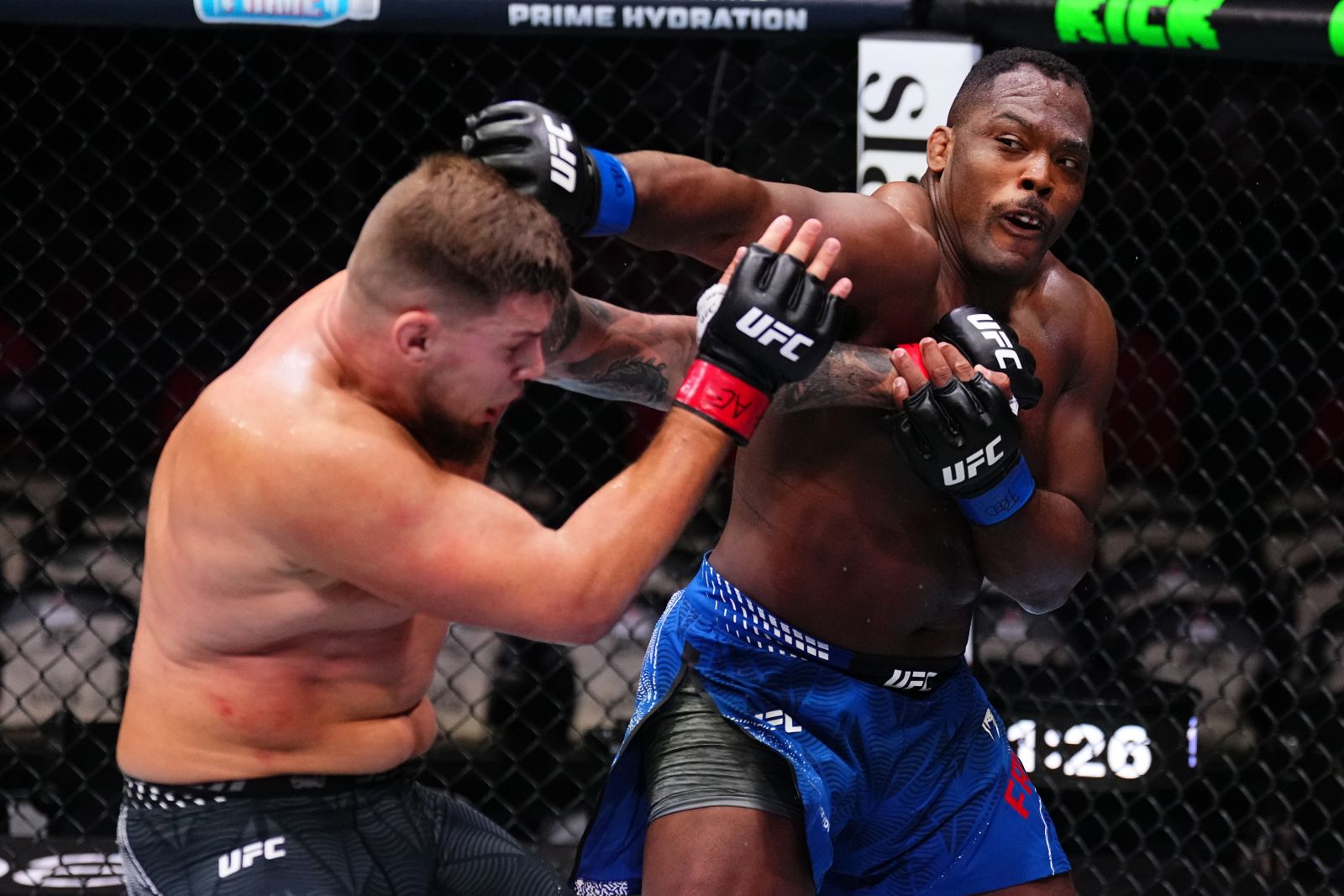 Polak zadebiutował w UFC. Sędziowie nie mieli wątpliwości