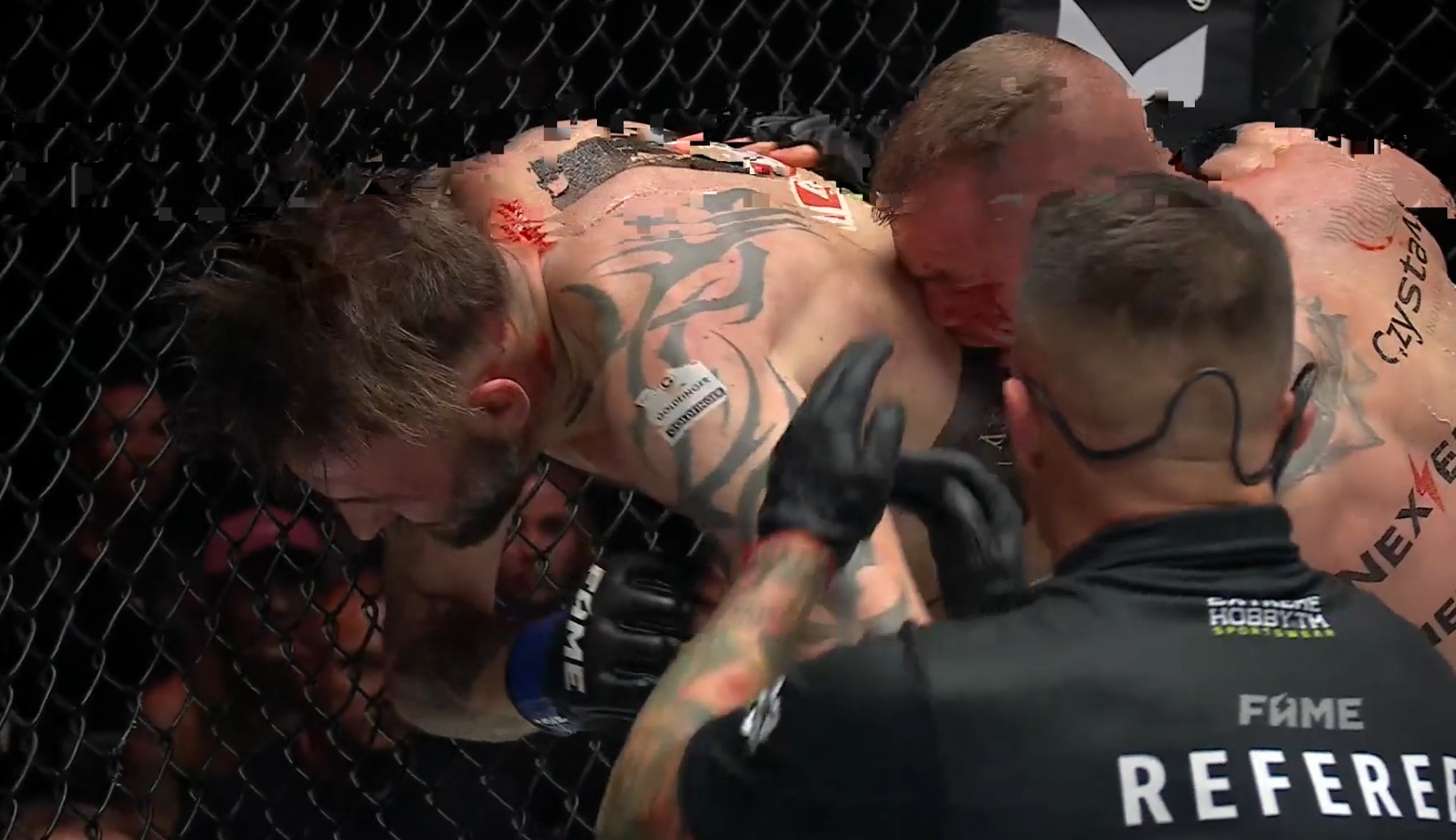 Krew, emocje i szybki koniec. Szadziński lepszy na FAME 28