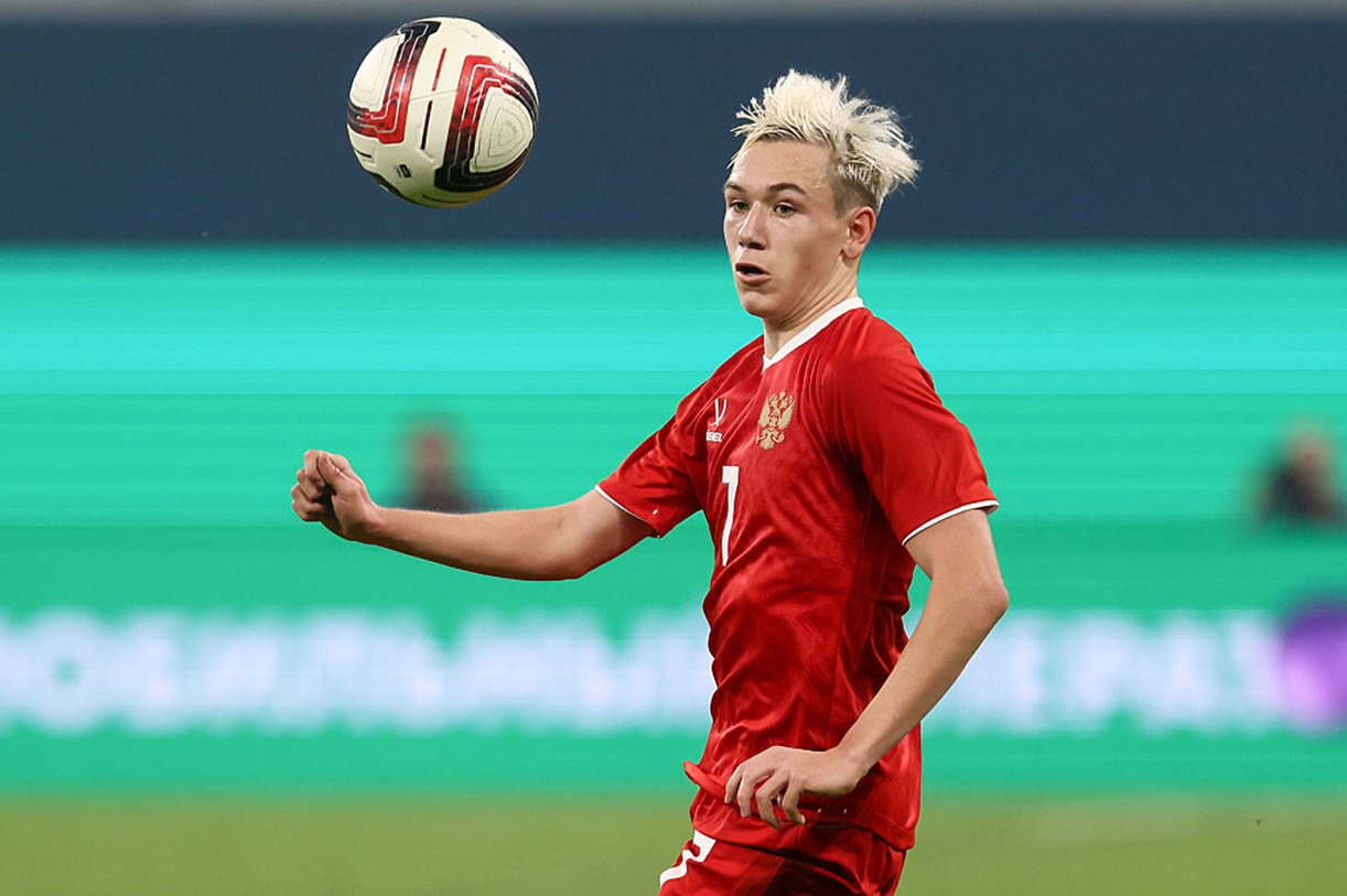 Media: FC Barcelona chce się dogadać z Rosjanami