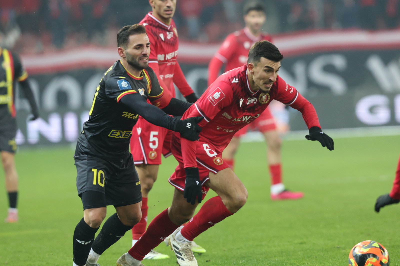 Mroźne i nerwowe spotkanie w Łodzi. Korona lepsza od Widzewa