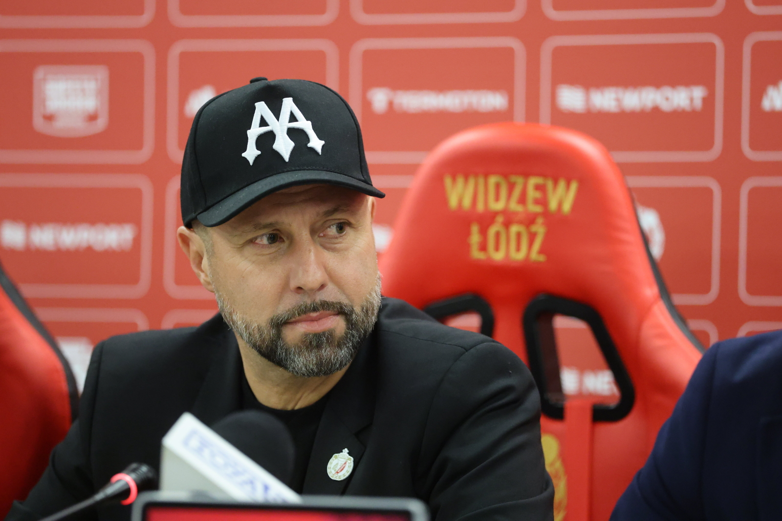 Trener Widzewa Łódź samokrytyczny na konferencji. "Póki co nie jestem wystarczająco dobry"