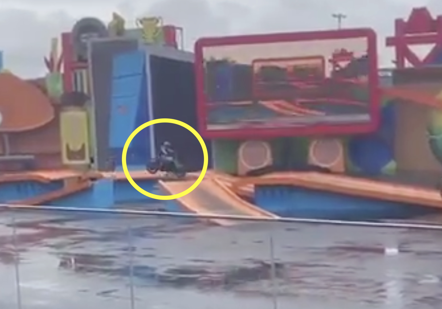 Fatalny błąd podczas pokazu. Lurrique Ferrari nie żyje