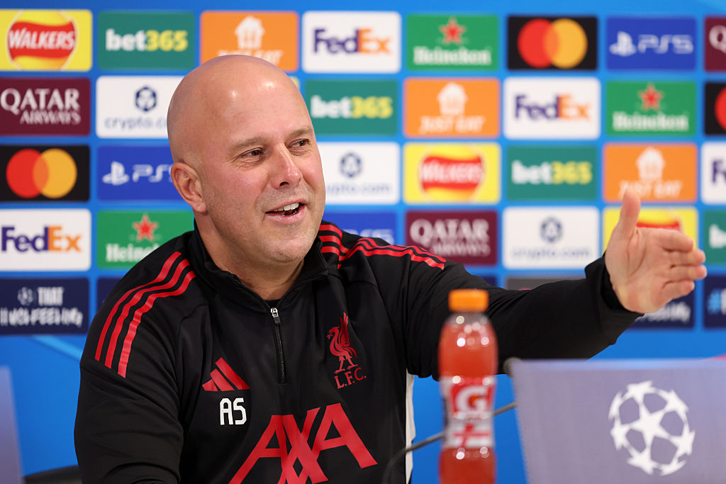 Arne Slot: Obecna sytuacja jest absurdalna