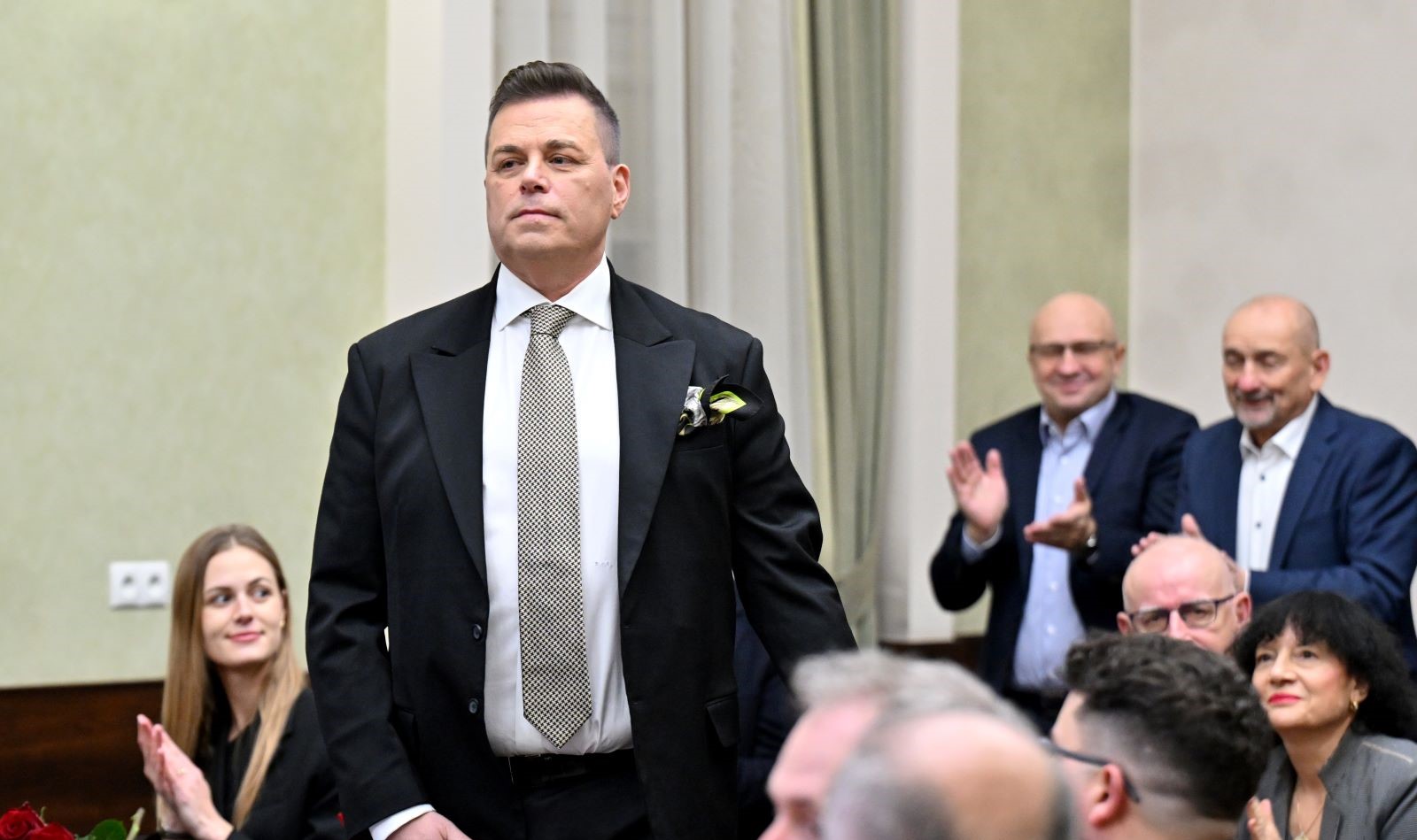 Na początku lat 90. zamieszkał w Polsce. Dziś został Honorowym Obywatelem Kielc