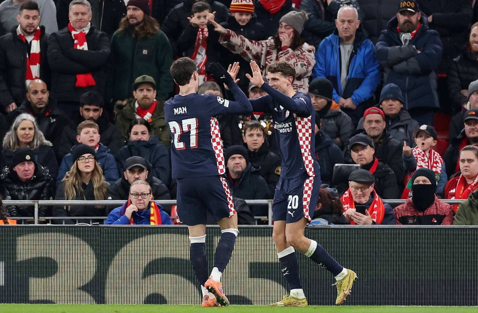 Liverpool znowu zawiódł. PSV z ważnym zwycięstwem