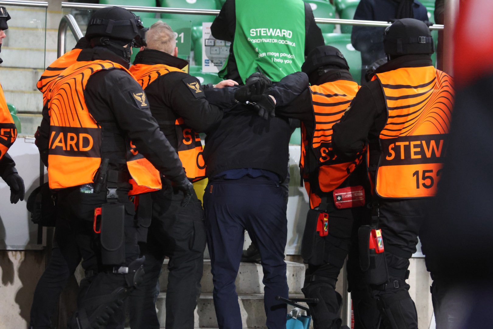 Kibic Legii zatrzymany. Wiadomo, co chciał zrobić