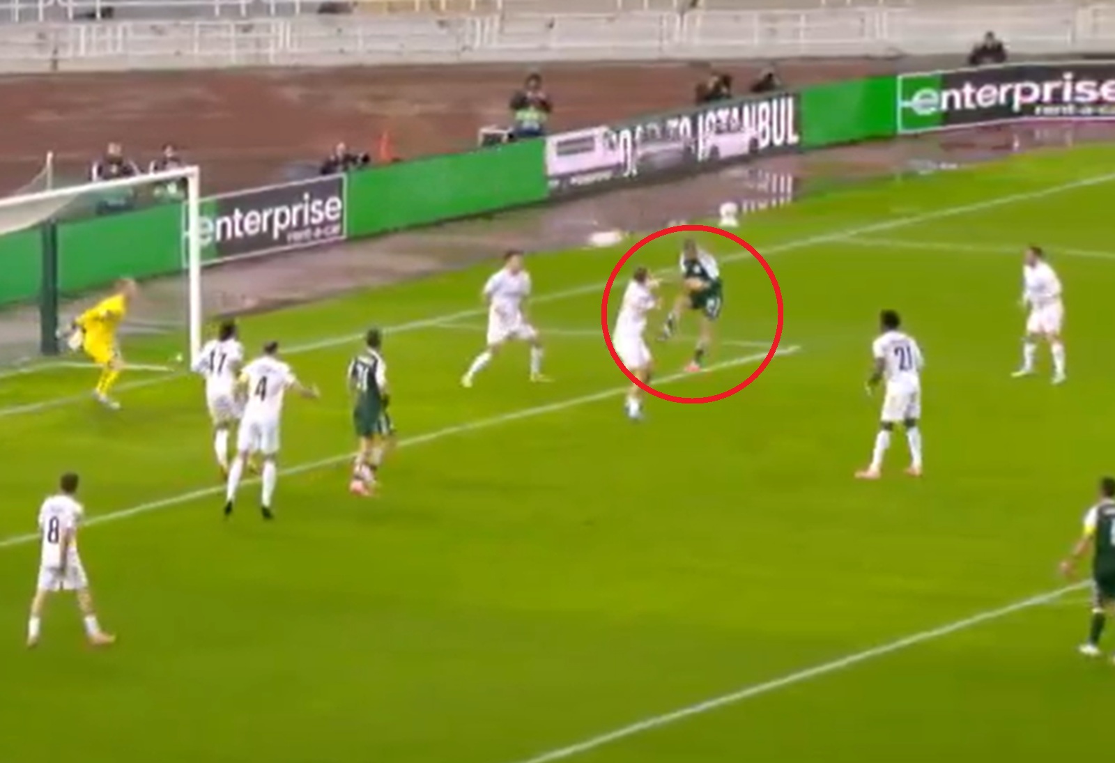 Znów to zrobił! Reprezentant Polski z golem w Lidze Europy [WIDEO]