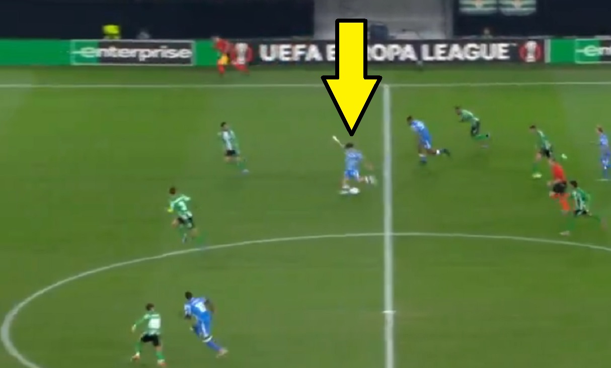 Kibice w Sewilli przecierali oczy. Kapitalny gol z połowy boiska