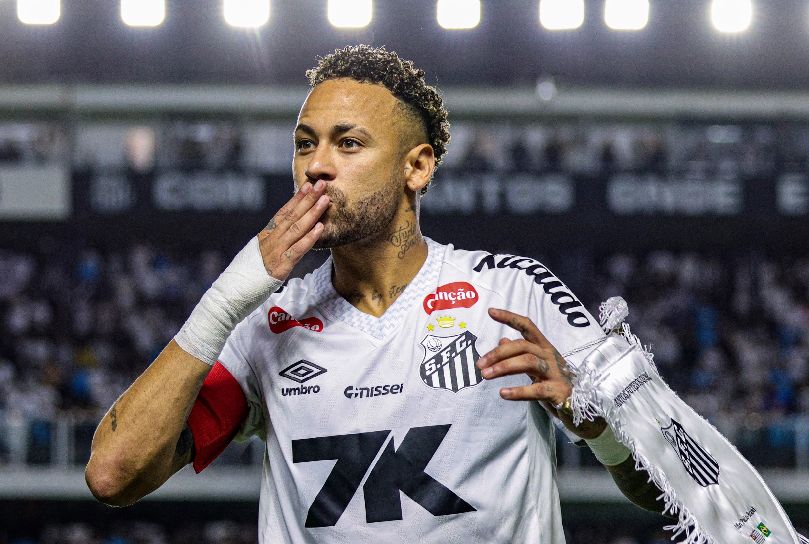 Neymar zagrał mimo kontuzji. Co za mecz!