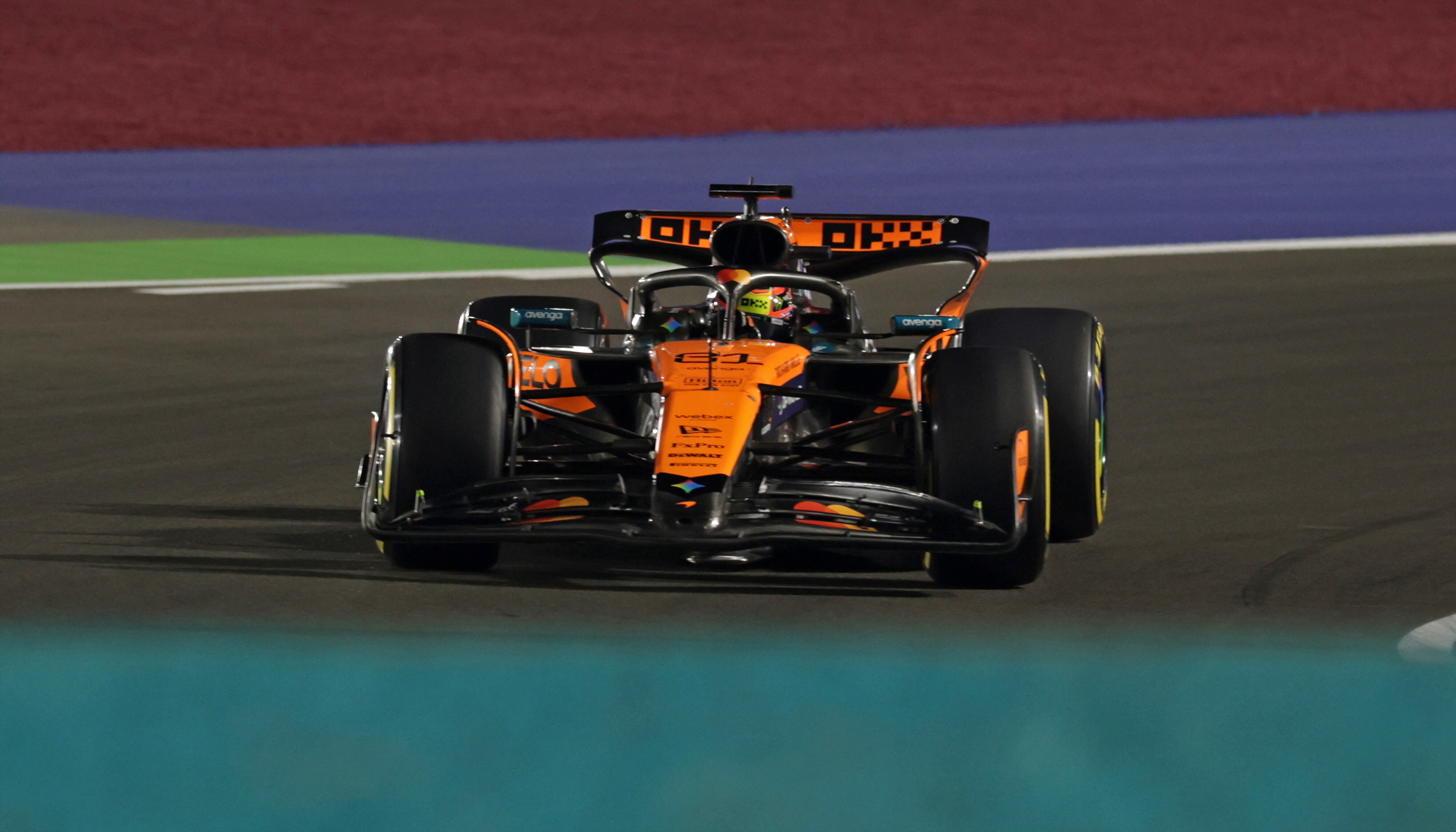 Sprint F1 pod dyktando jednego kierowcy. Coraz trudniejsza sytuacja Verstappena